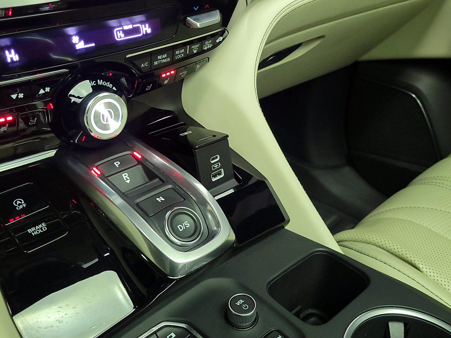 Thumbnail: 2022 Acura MDX - 19