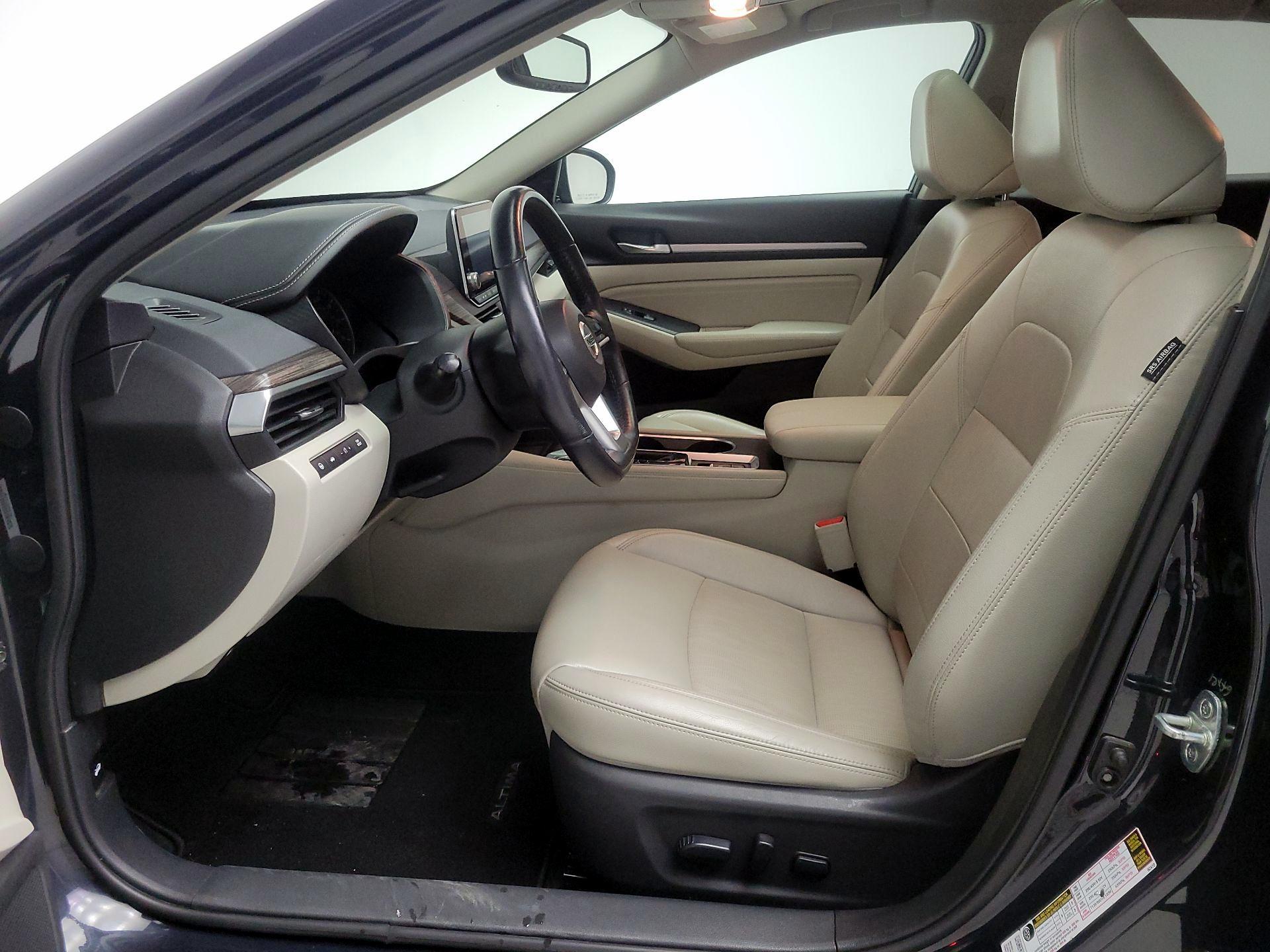 Thumbnail: 2019 Nissan Altima - 11