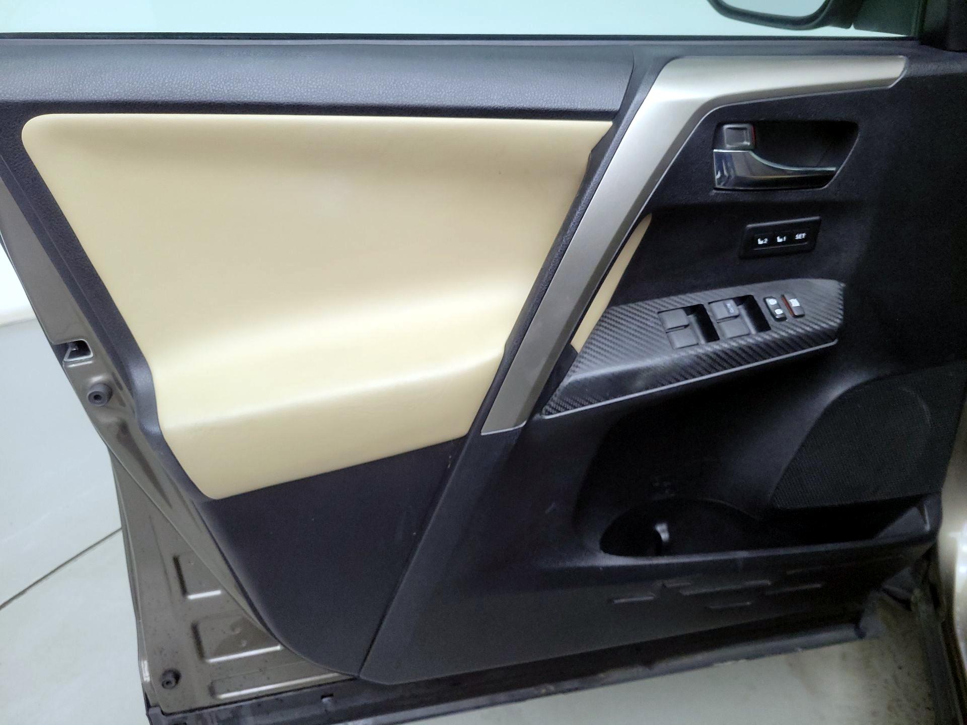 Thumbnail: 2014 Toyota RAV4 - 12