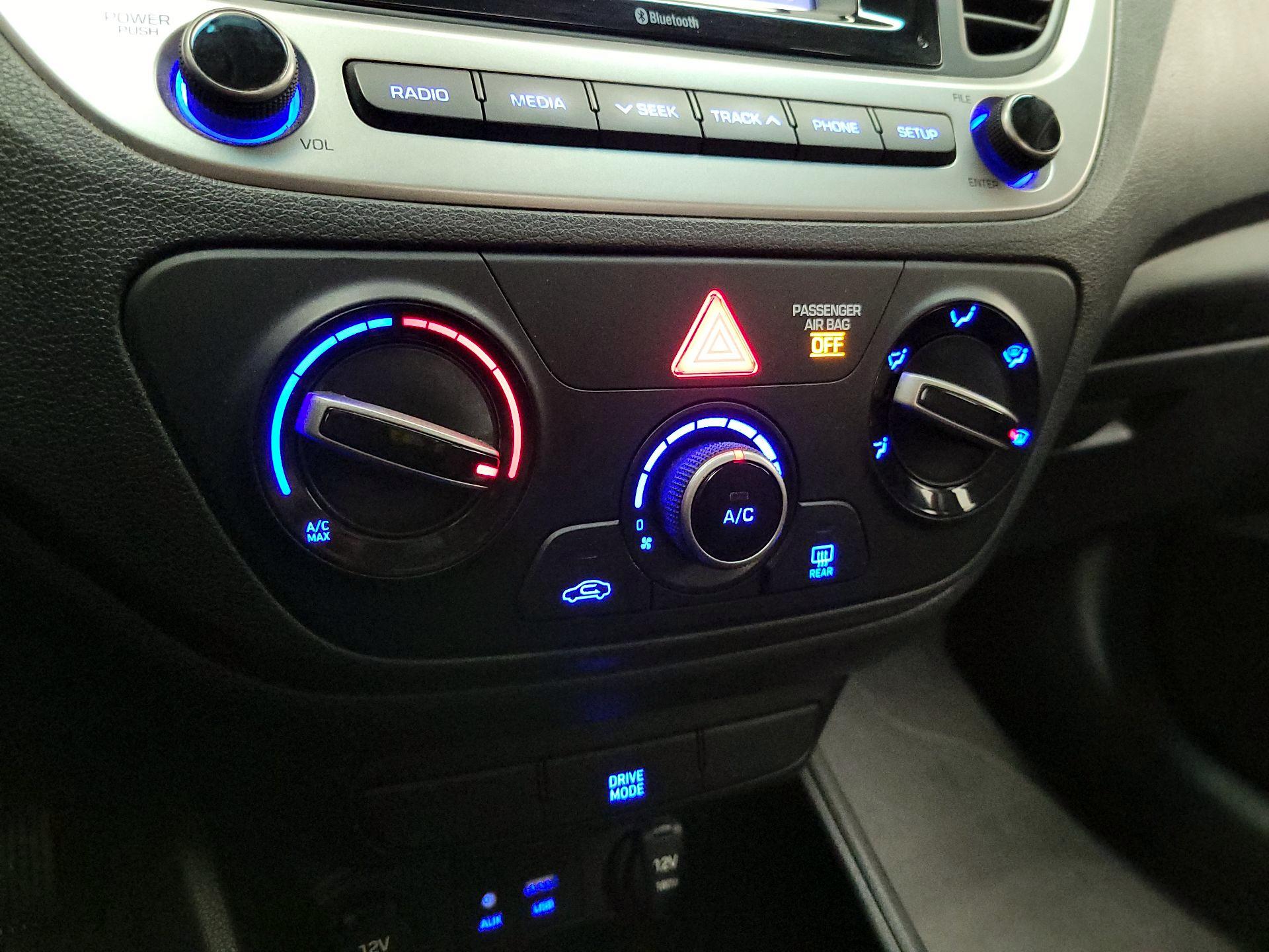 Thumbnail: 2018 Hyundai Accent - 16