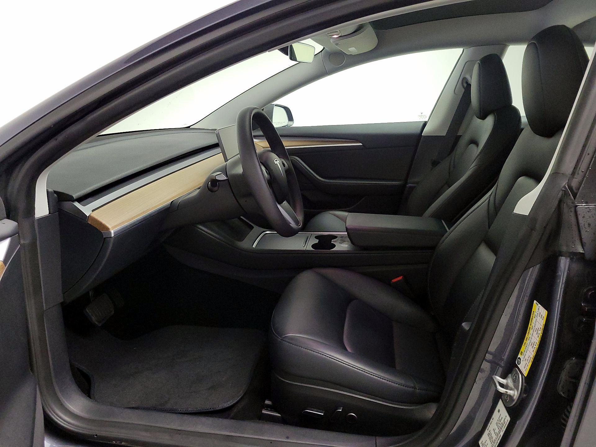 Thumbnail: 2023 Tesla Model 3 - 11