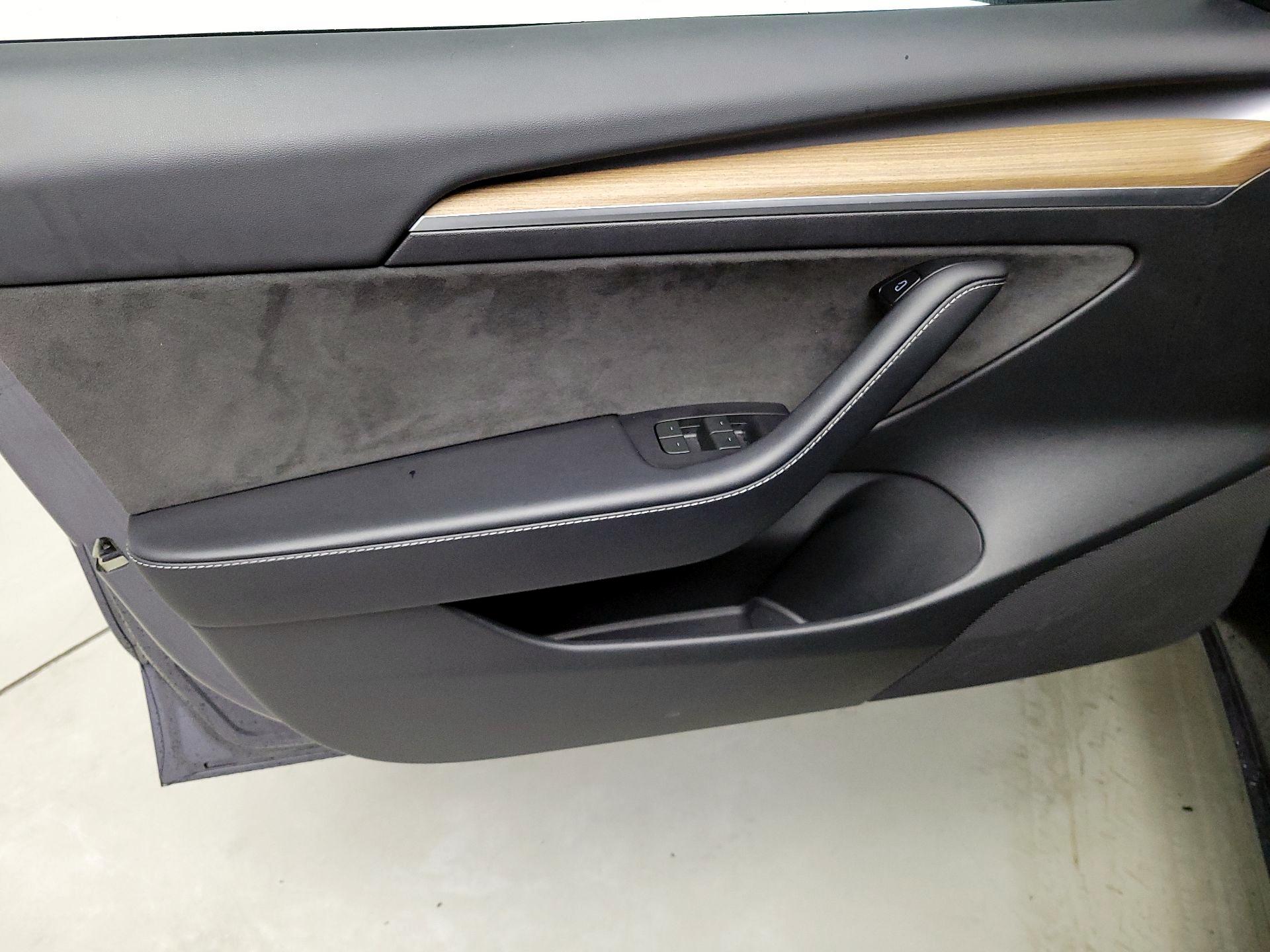 Thumbnail: 2023 Tesla Model 3 - 12