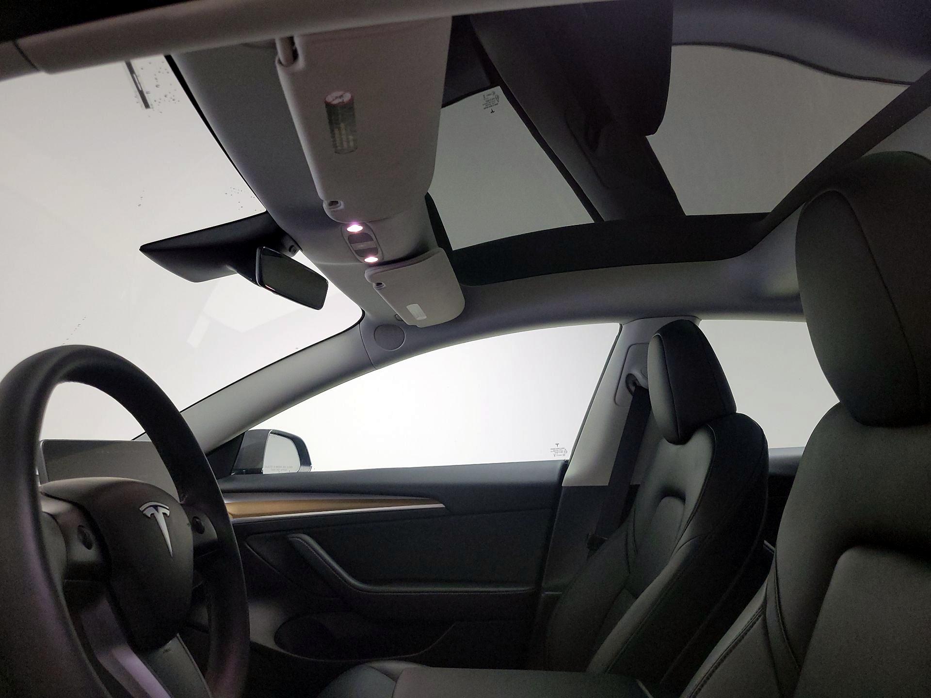 Thumbnail: 2023 Tesla Model 3 - 18