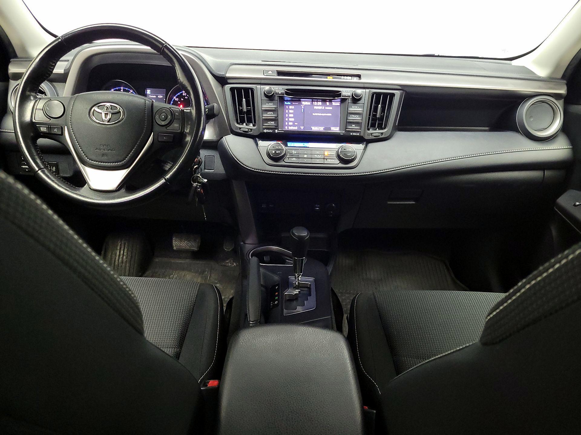 Thumbnail: 2017 Toyota RAV4 - 9