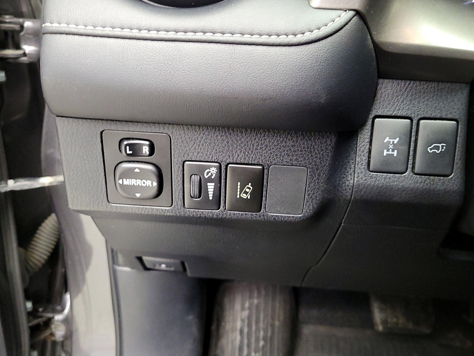 Thumbnail: 2017 Toyota RAV4 - 13