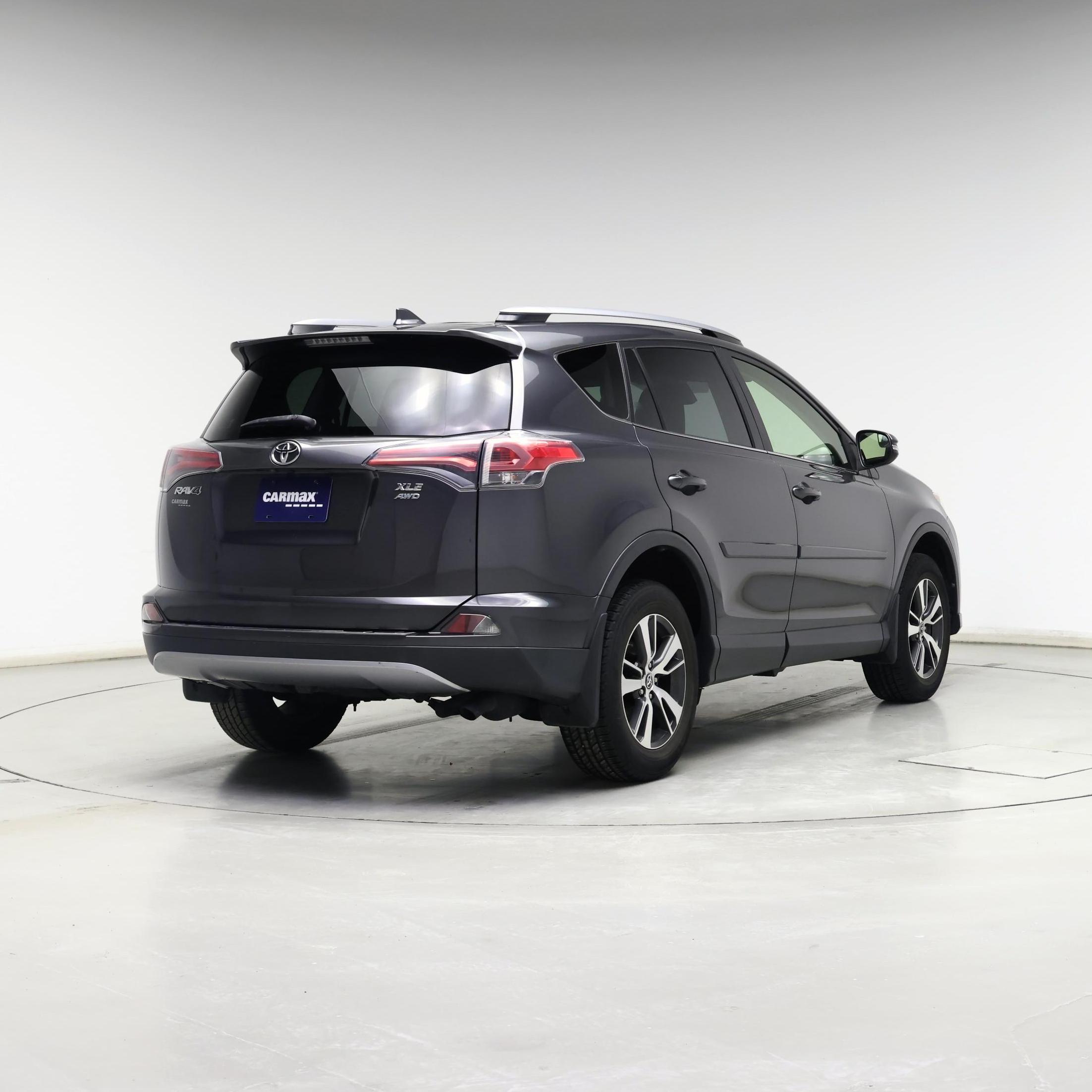 Thumbnail: 2017 Toyota RAV4 - 8