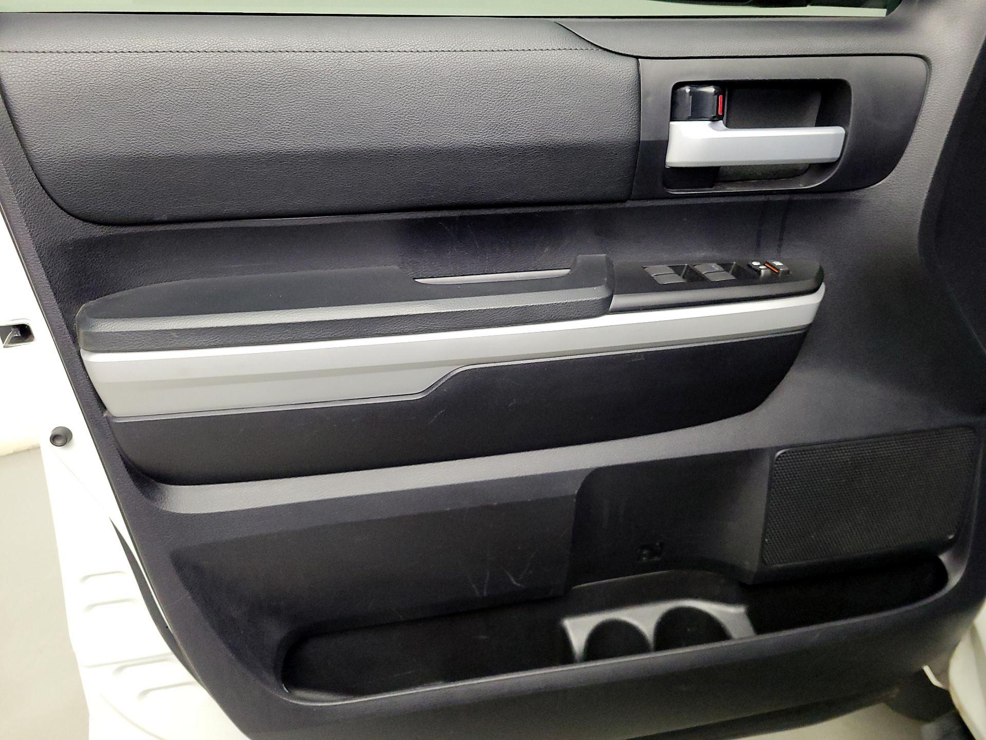 Thumbnail: 2020 Toyota Tundra - 12