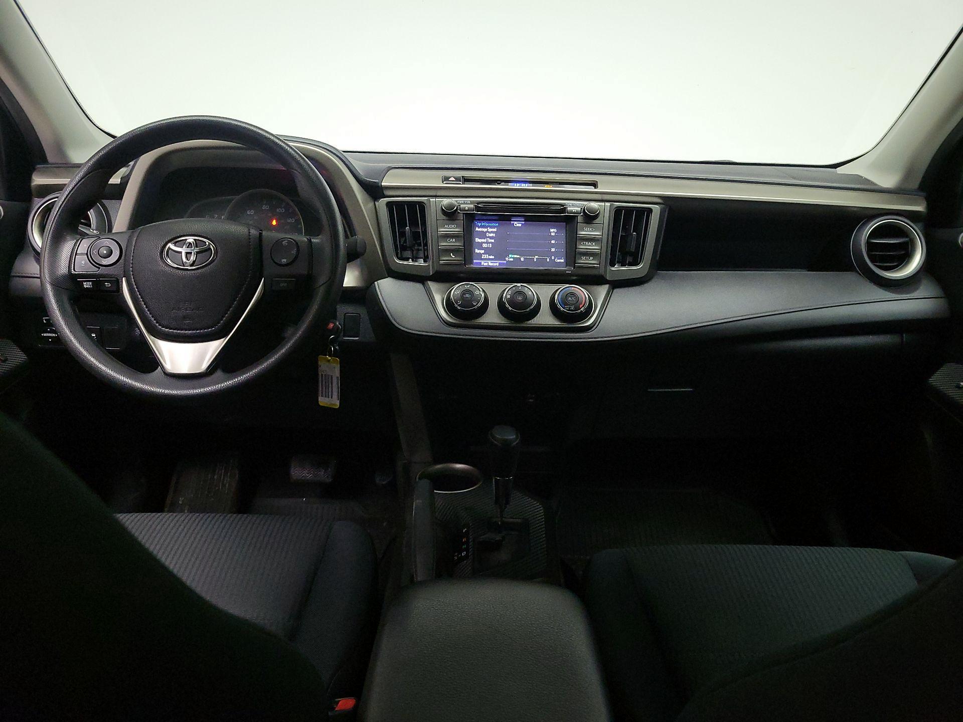 Thumbnail: 2015 Toyota RAV4 - 9