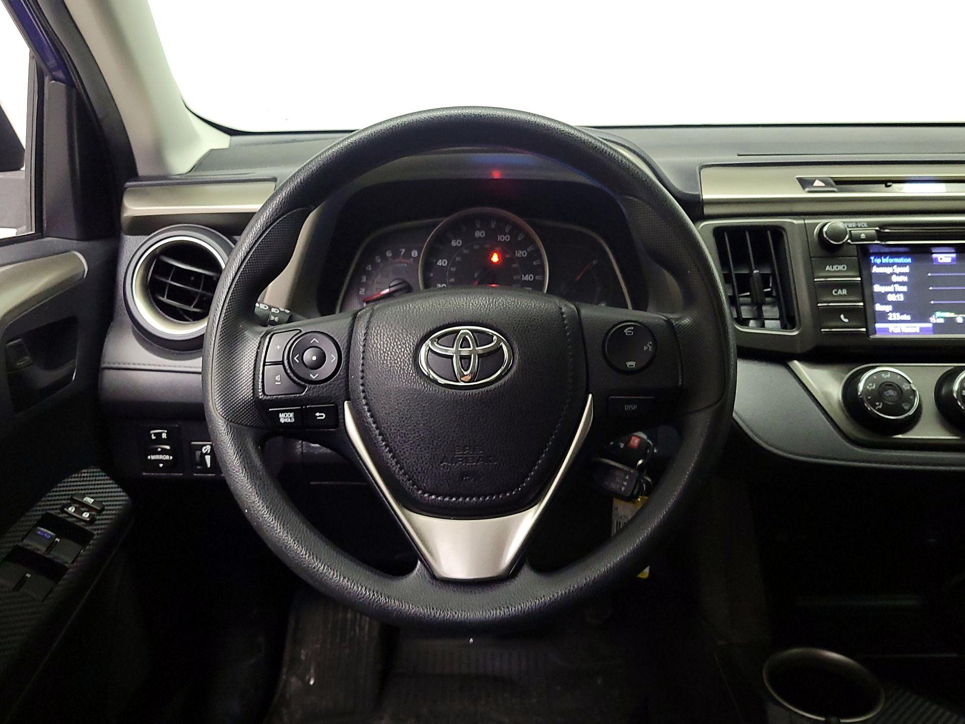 Thumbnail: 2015 Toyota RAV4 - 10