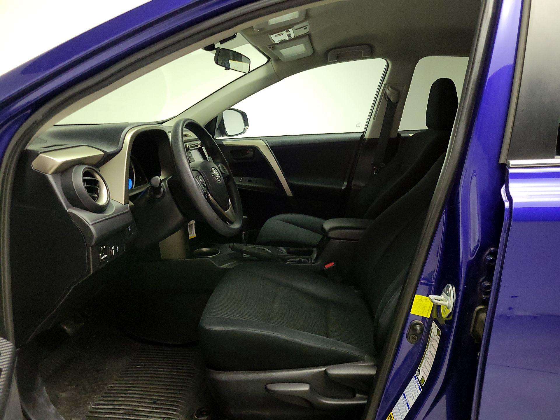 Thumbnail: 2015 Toyota RAV4 - 11