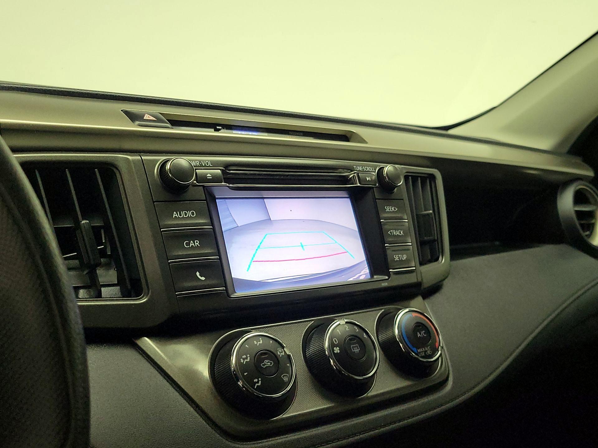 Thumbnail: 2015 Toyota RAV4 - 14