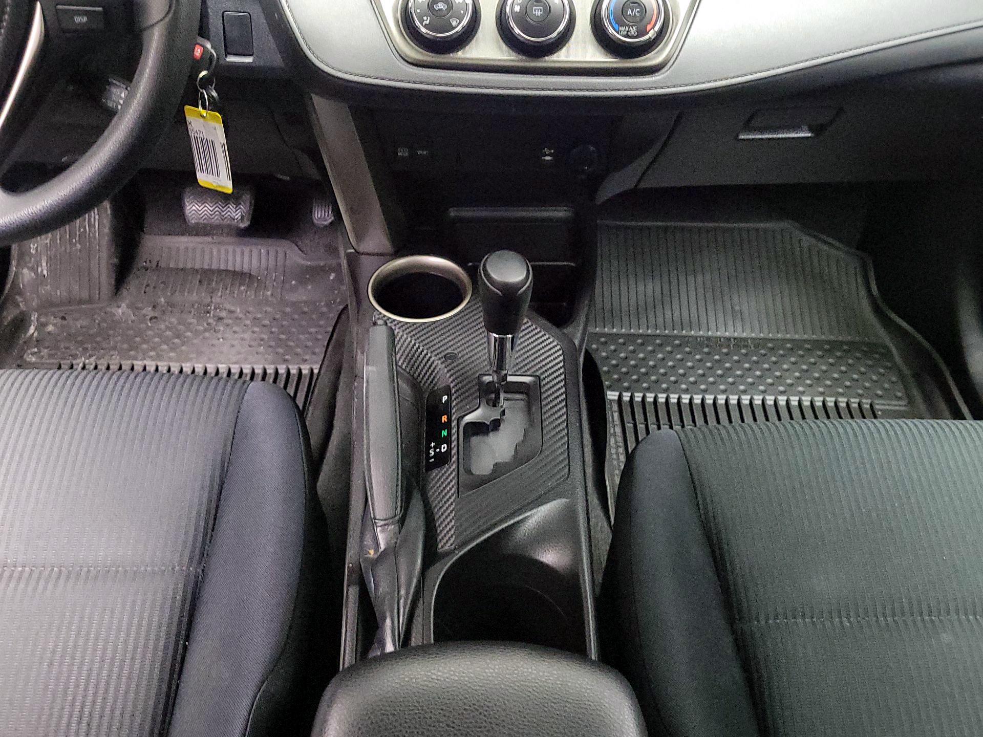 Thumbnail: 2015 Toyota RAV4 - 17