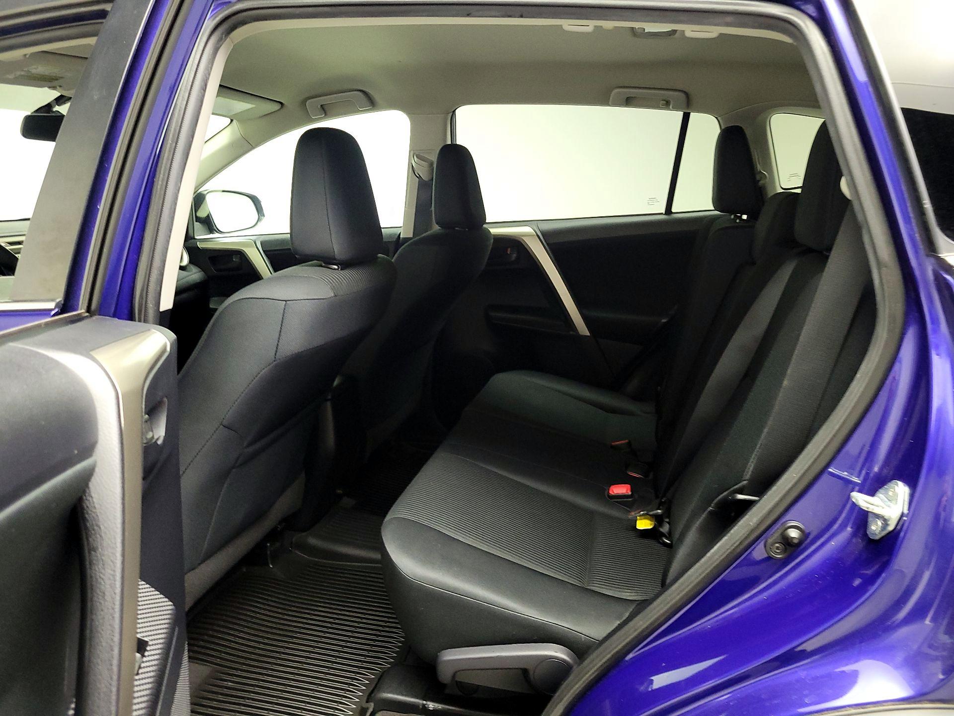 Thumbnail: 2015 Toyota RAV4 - 19