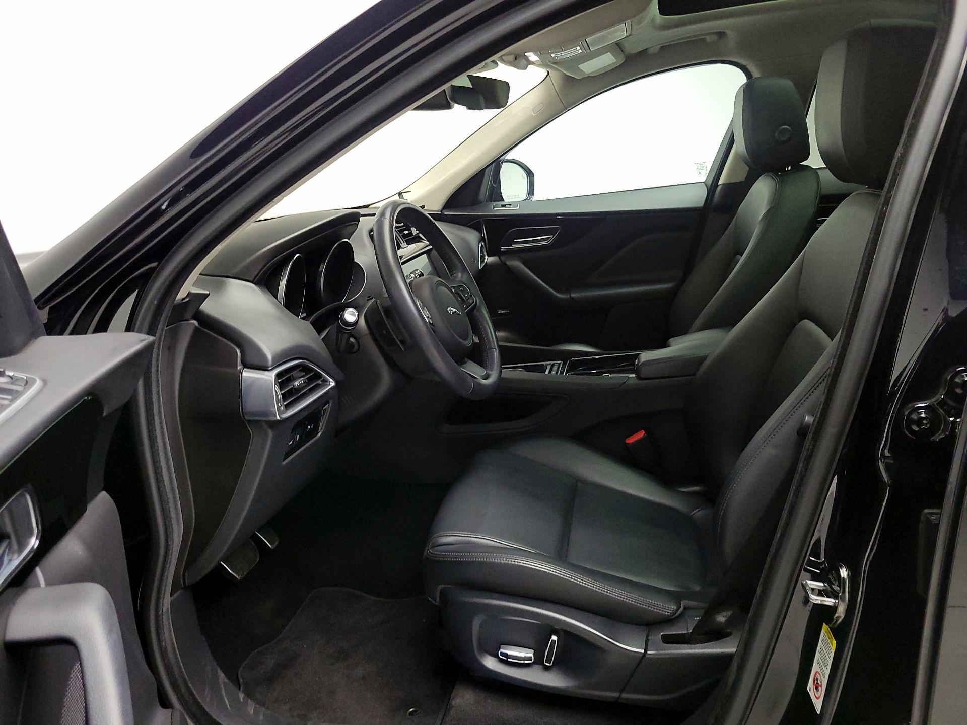 Thumbnail: 2019 Jaguar F-Pace - 11