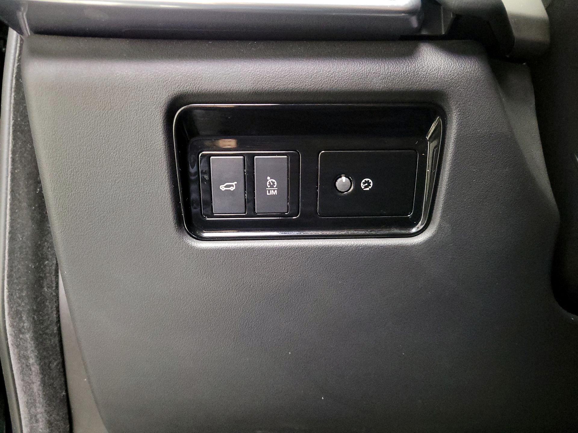 Thumbnail: 2019 Jaguar F-Pace - 13