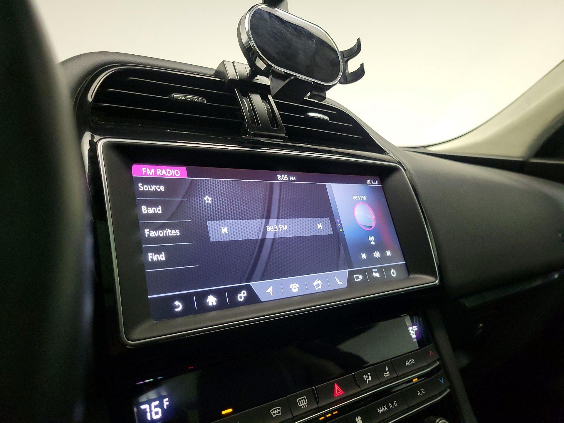 Thumbnail: 2019 Jaguar F-Pace - 16