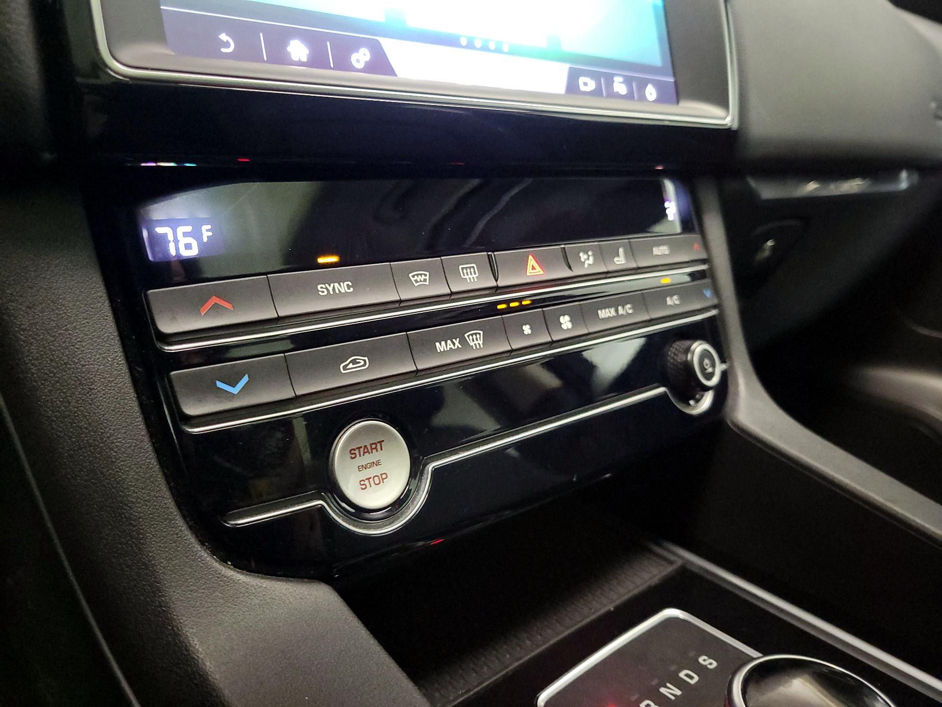 Thumbnail: 2019 Jaguar F-Pace - 17