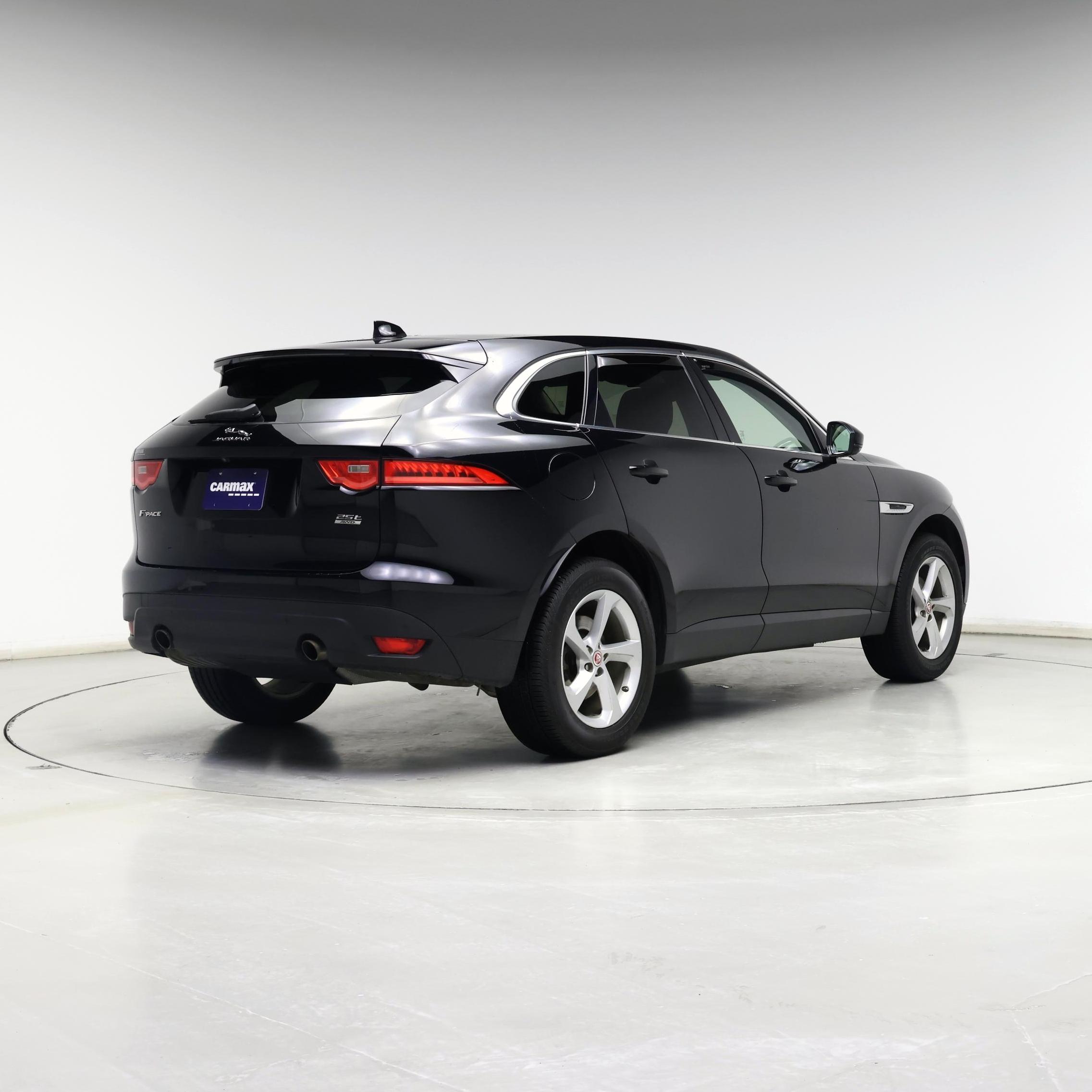Thumbnail: 2019 Jaguar F-Pace - 8