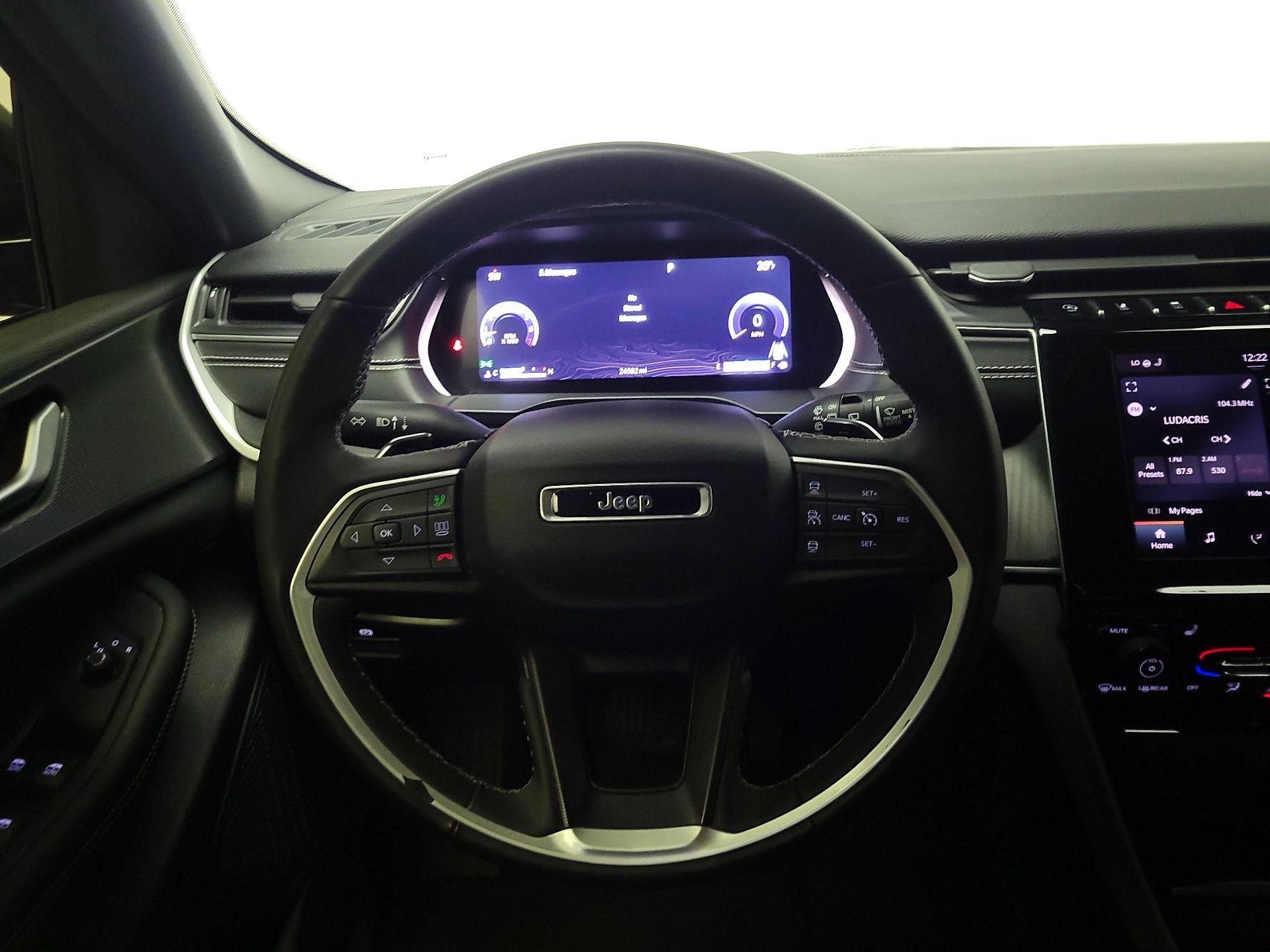 Thumbnail: 2023 Jeep Grand Cherokee - 10