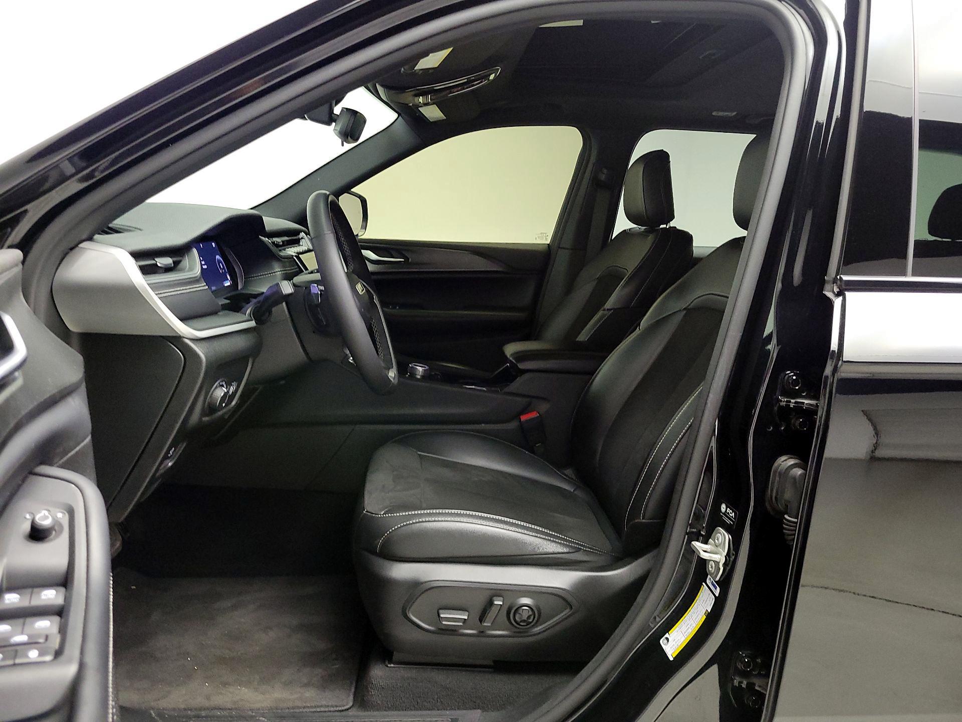 Thumbnail: 2023 Jeep Grand Cherokee - 11