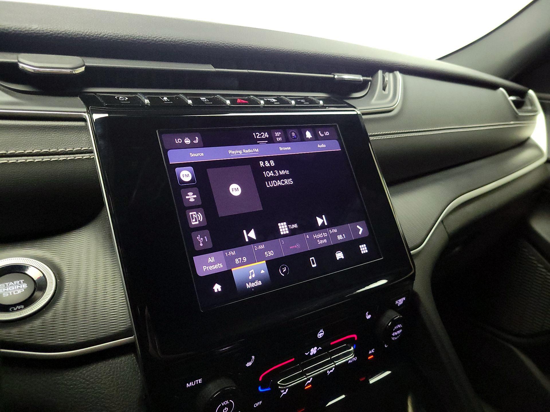 Thumbnail: 2023 Jeep Grand Cherokee - 15