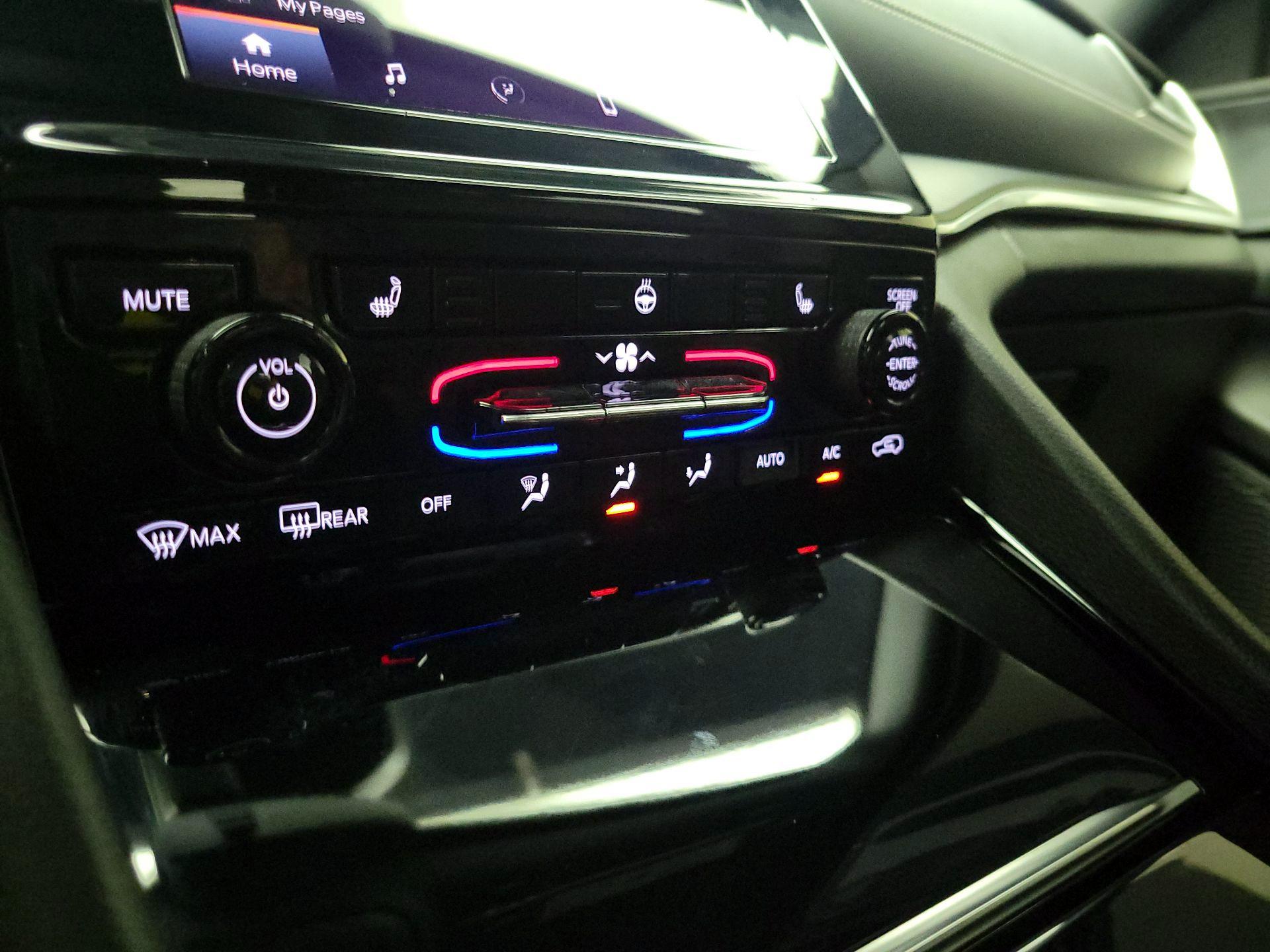 Thumbnail: 2023 Jeep Grand Cherokee - 16