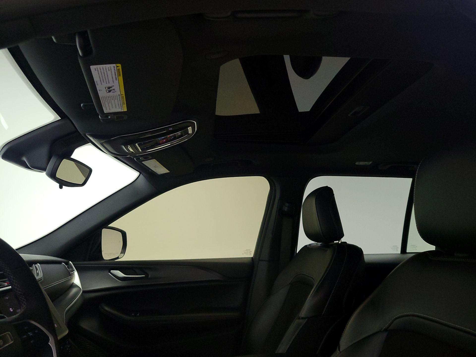 Thumbnail: 2023 Jeep Grand Cherokee - 19