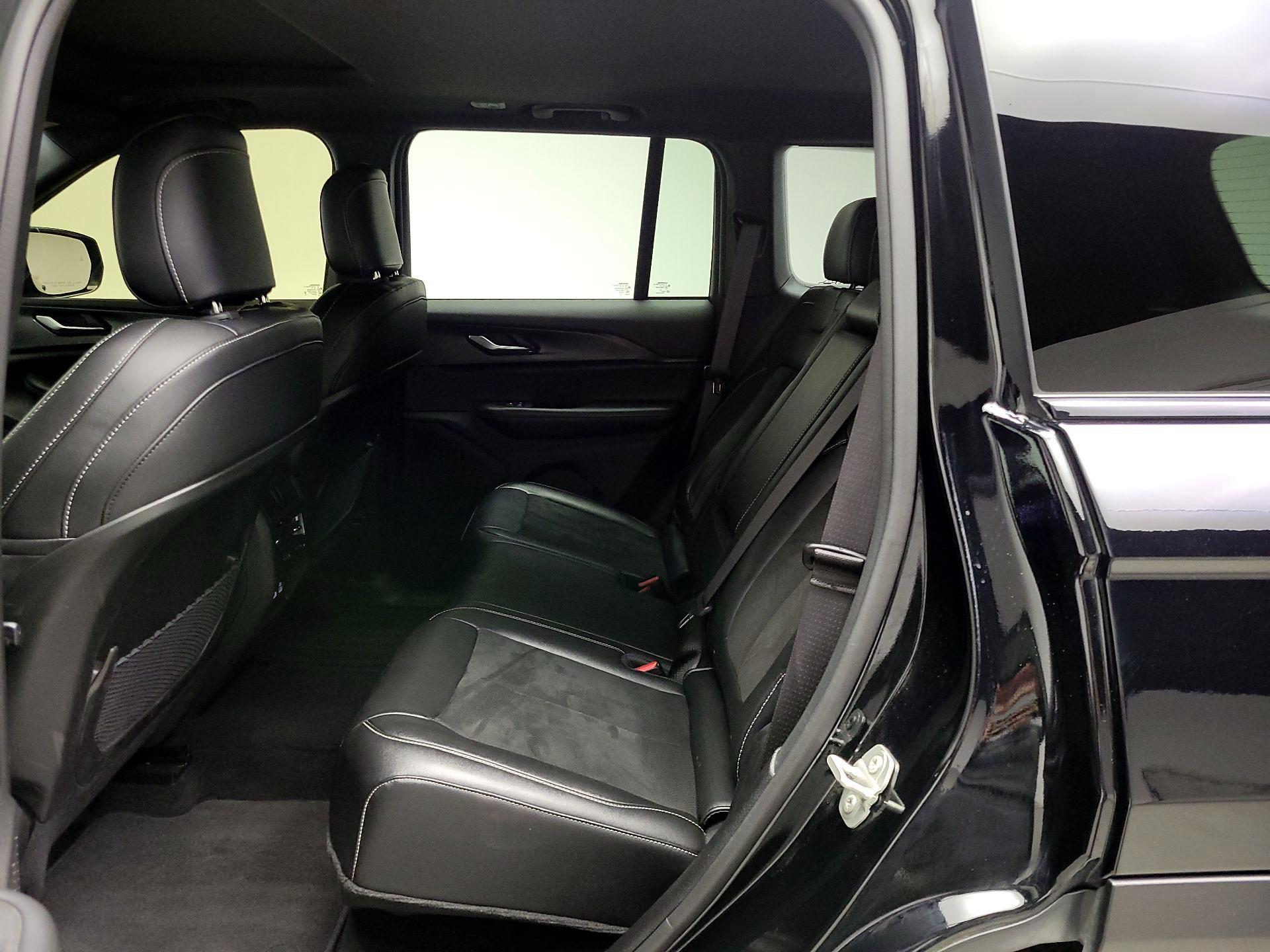 Thumbnail: 2023 Jeep Grand Cherokee - 20