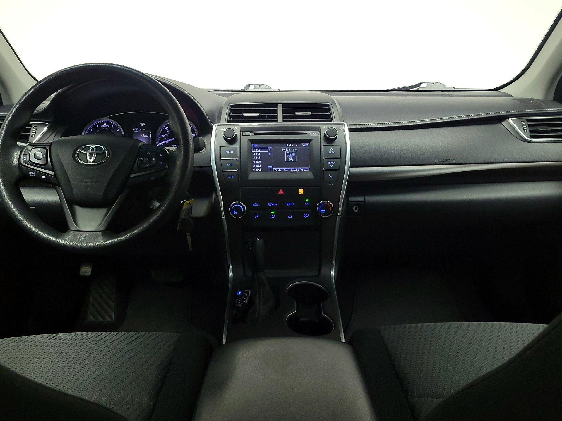 Thumbnail: 2016 Toyota Camry - 9