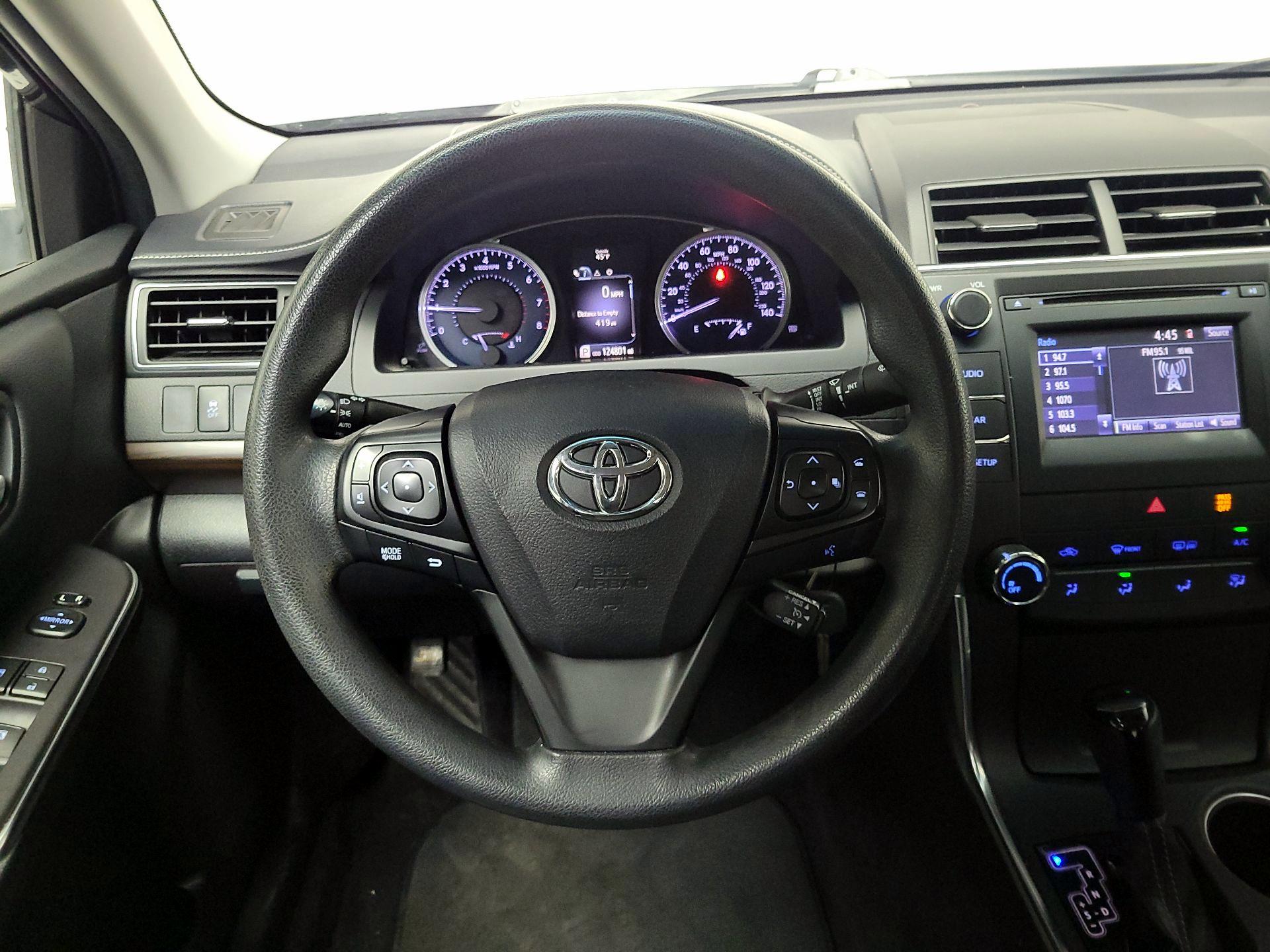 Thumbnail: 2016 Toyota Camry - 10