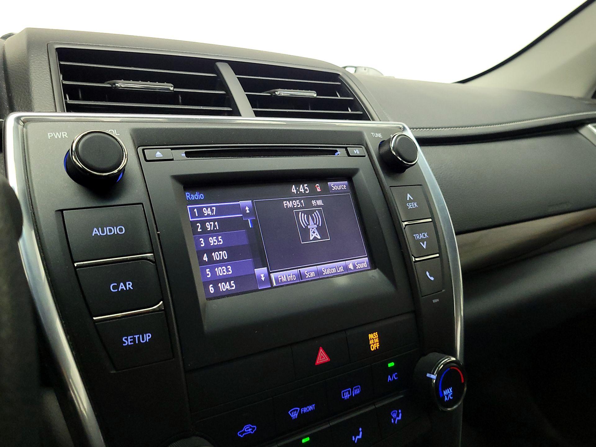 Thumbnail: 2016 Toyota Camry - 15