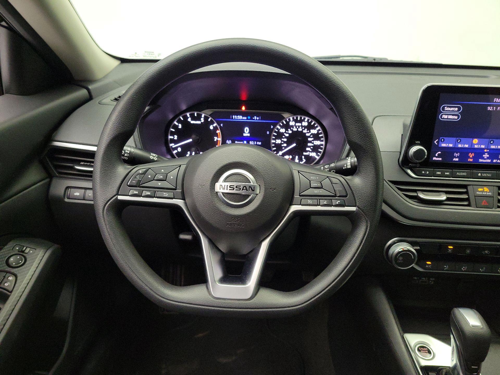 Thumbnail: 2020 Nissan Altima - 10