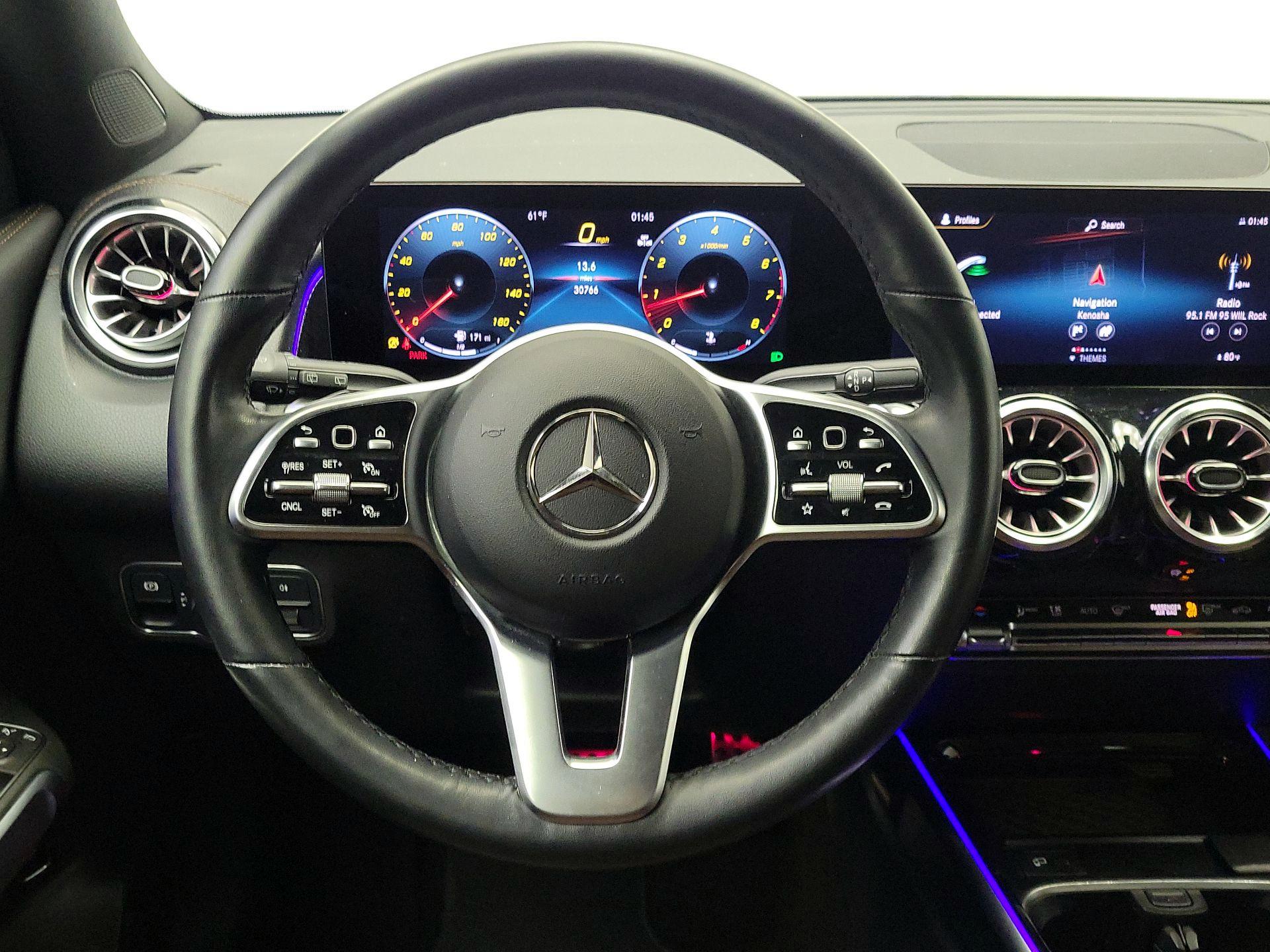 Thumbnail: 2023 Mercedes-Benz GLB - 10