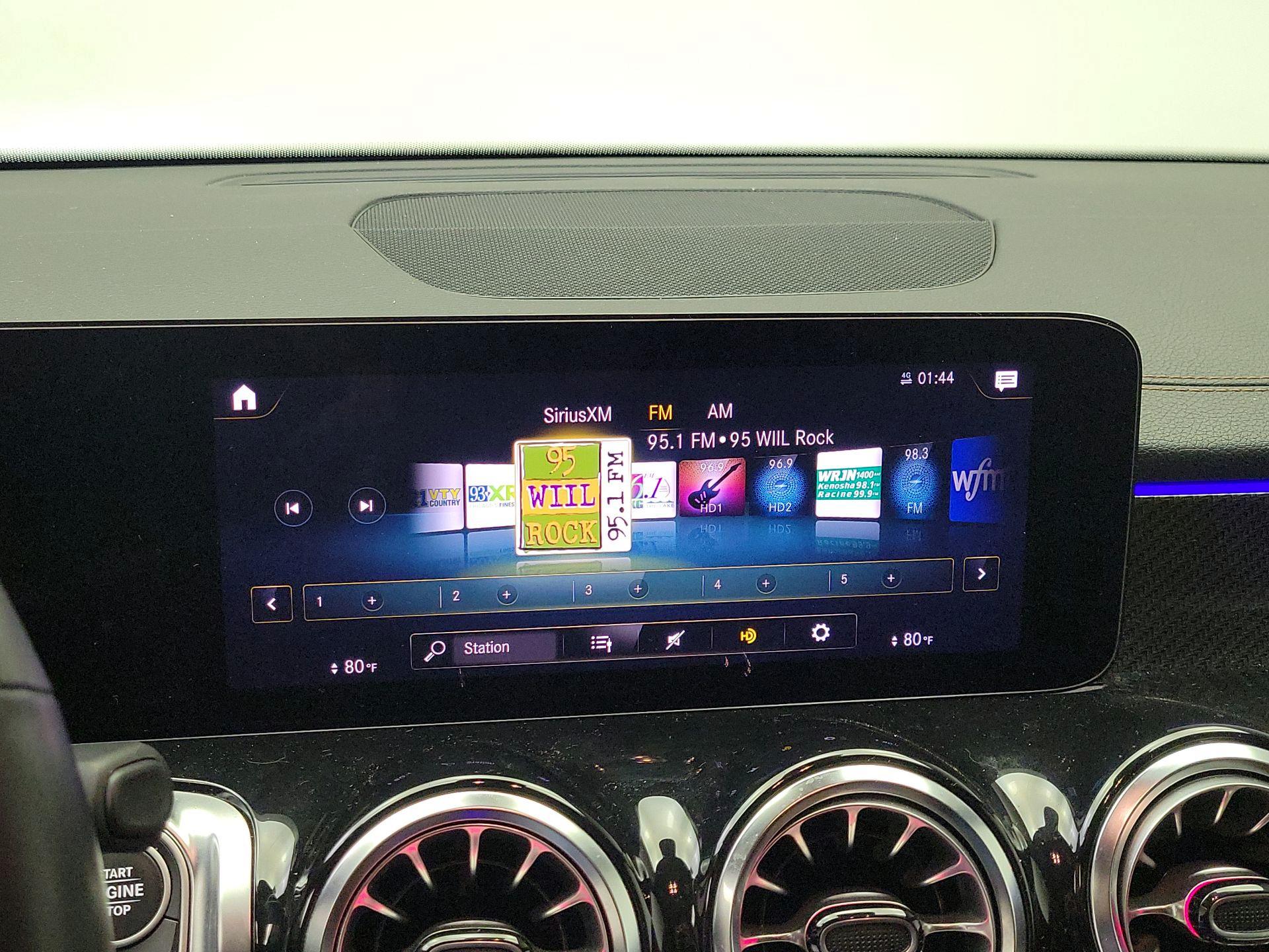 Thumbnail: 2023 Mercedes-Benz GLB - 16