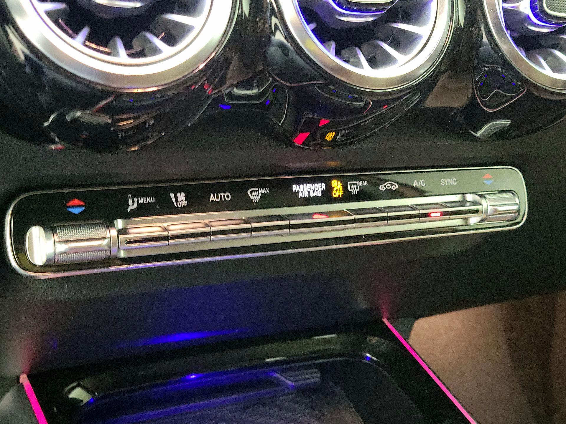 Thumbnail: 2023 Mercedes-Benz GLB - 17