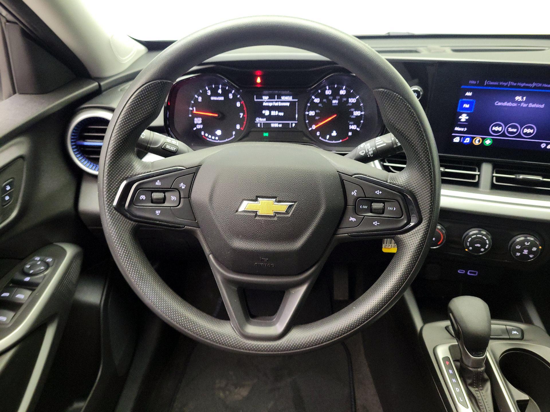 Thumbnail: 2024 Chevrolet Trax - 10