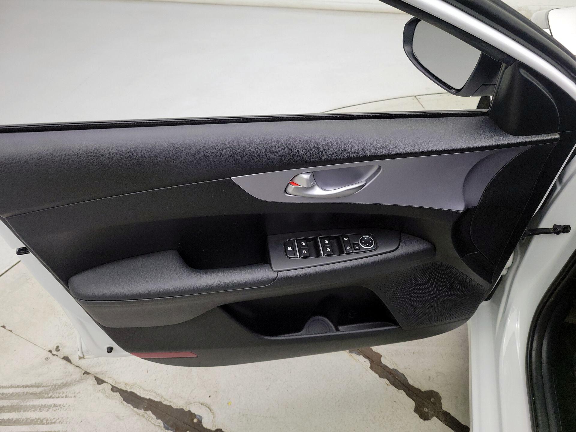 Thumbnail: 2024 Kia Forte - 12