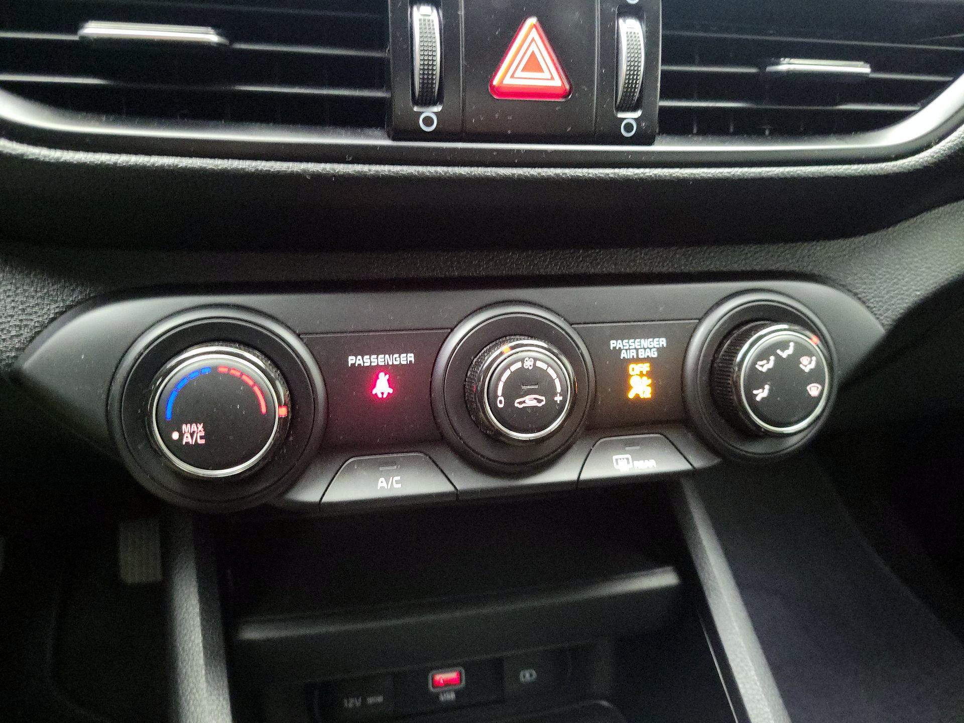 Thumbnail: 2024 Kia Forte - 16