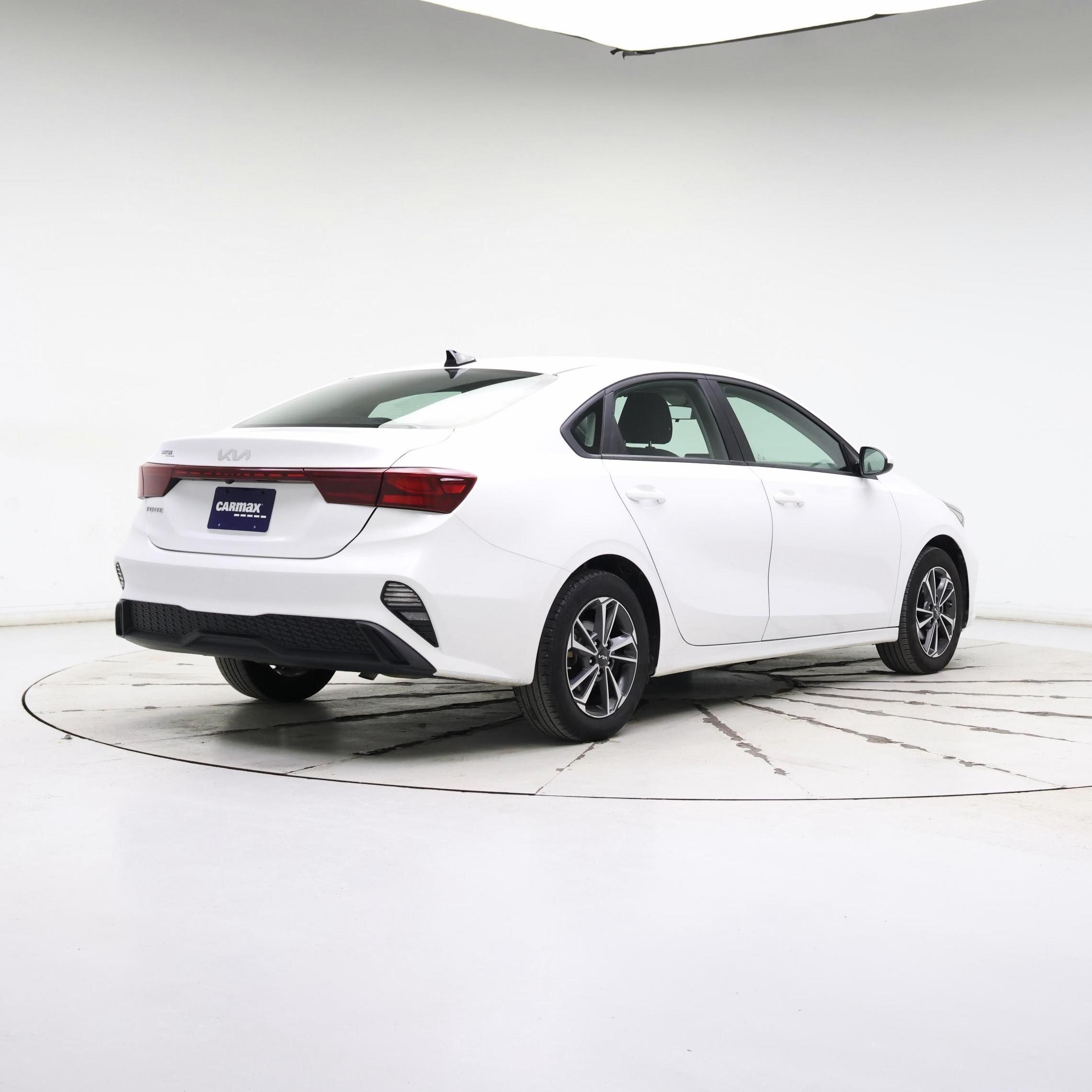 Thumbnail: 2024 Kia Forte - 8