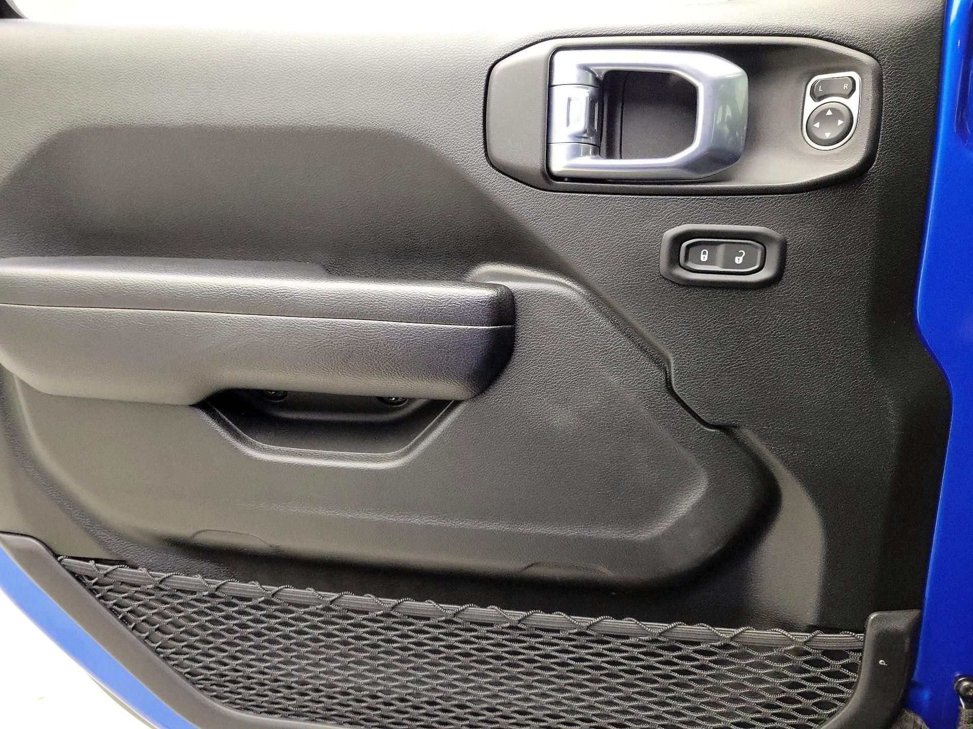 Thumbnail: 2021 Jeep Gladiator - 12