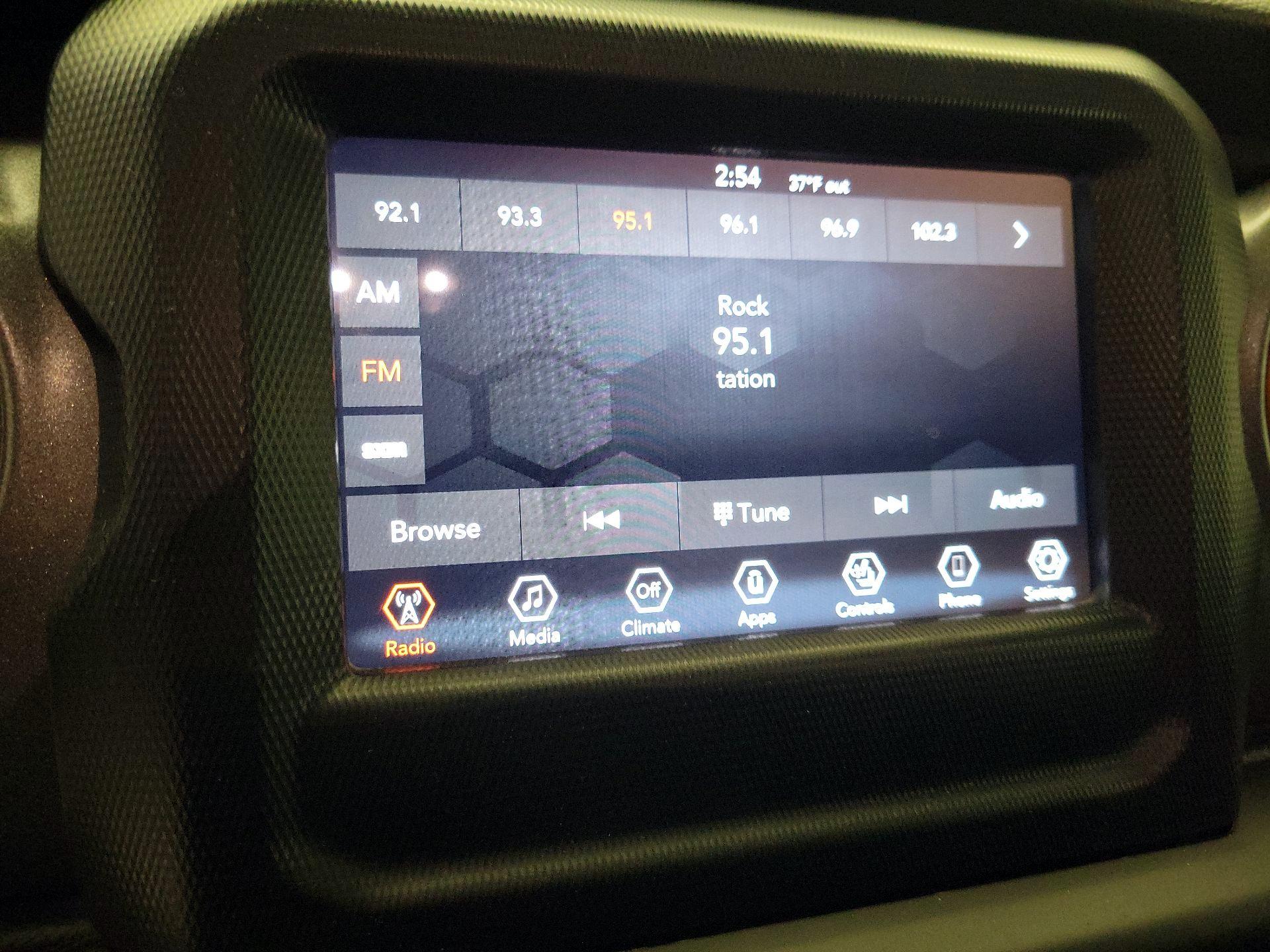 Thumbnail: 2021 Jeep Gladiator - 14