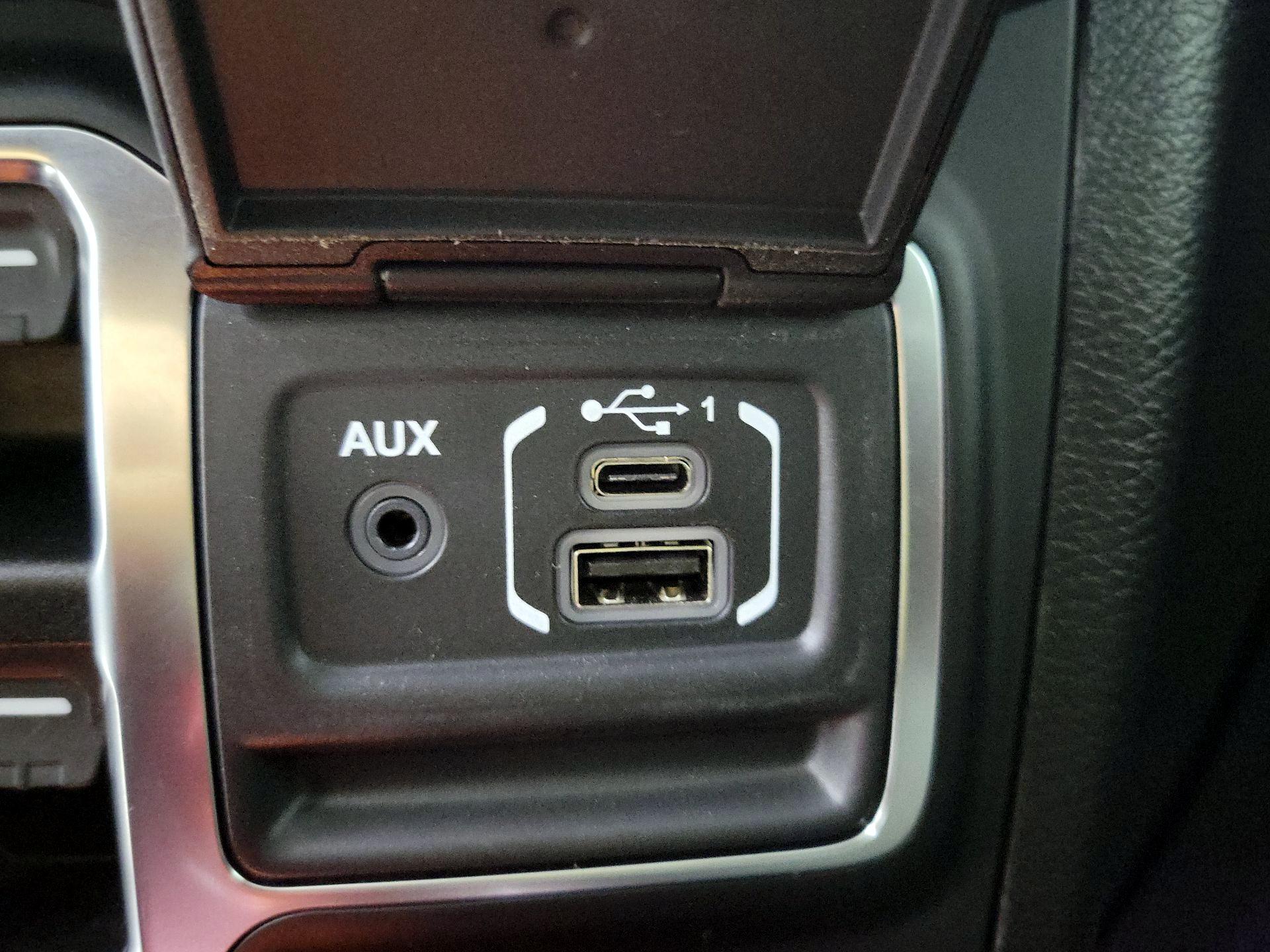 Thumbnail: 2021 Jeep Gladiator - 17