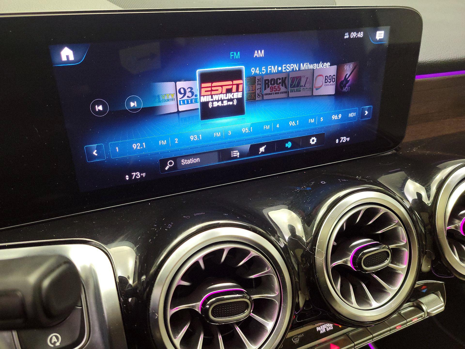 Thumbnail: 2022 Mercedes-Benz GLB - 16