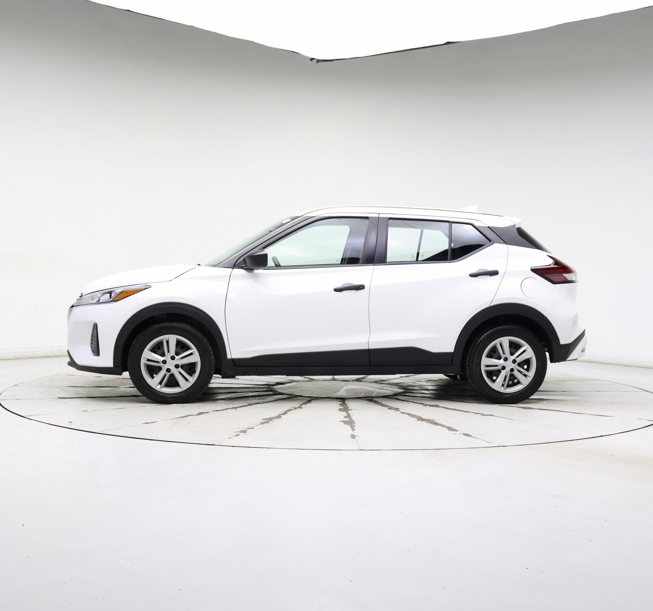 Thumbnail: 2023 Nissan Kicks - 3