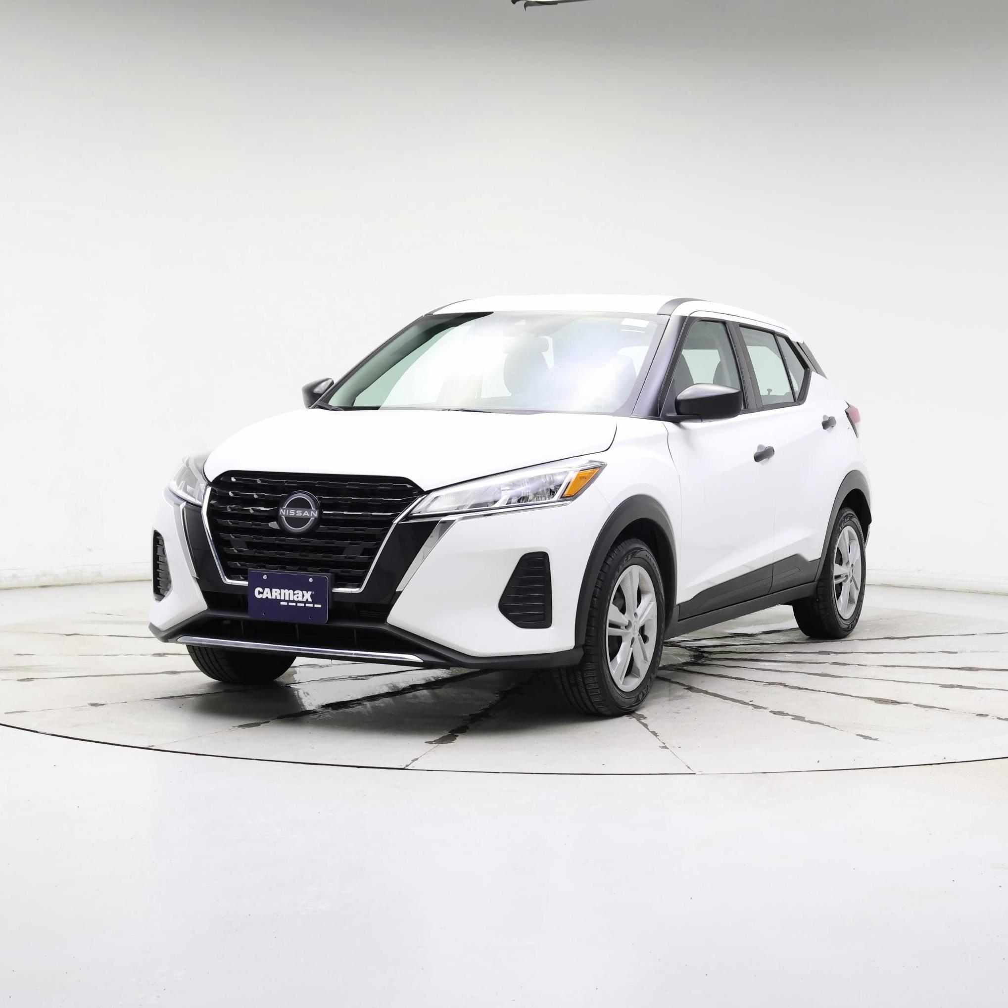 Thumbnail: 2023 Nissan Kicks - 4