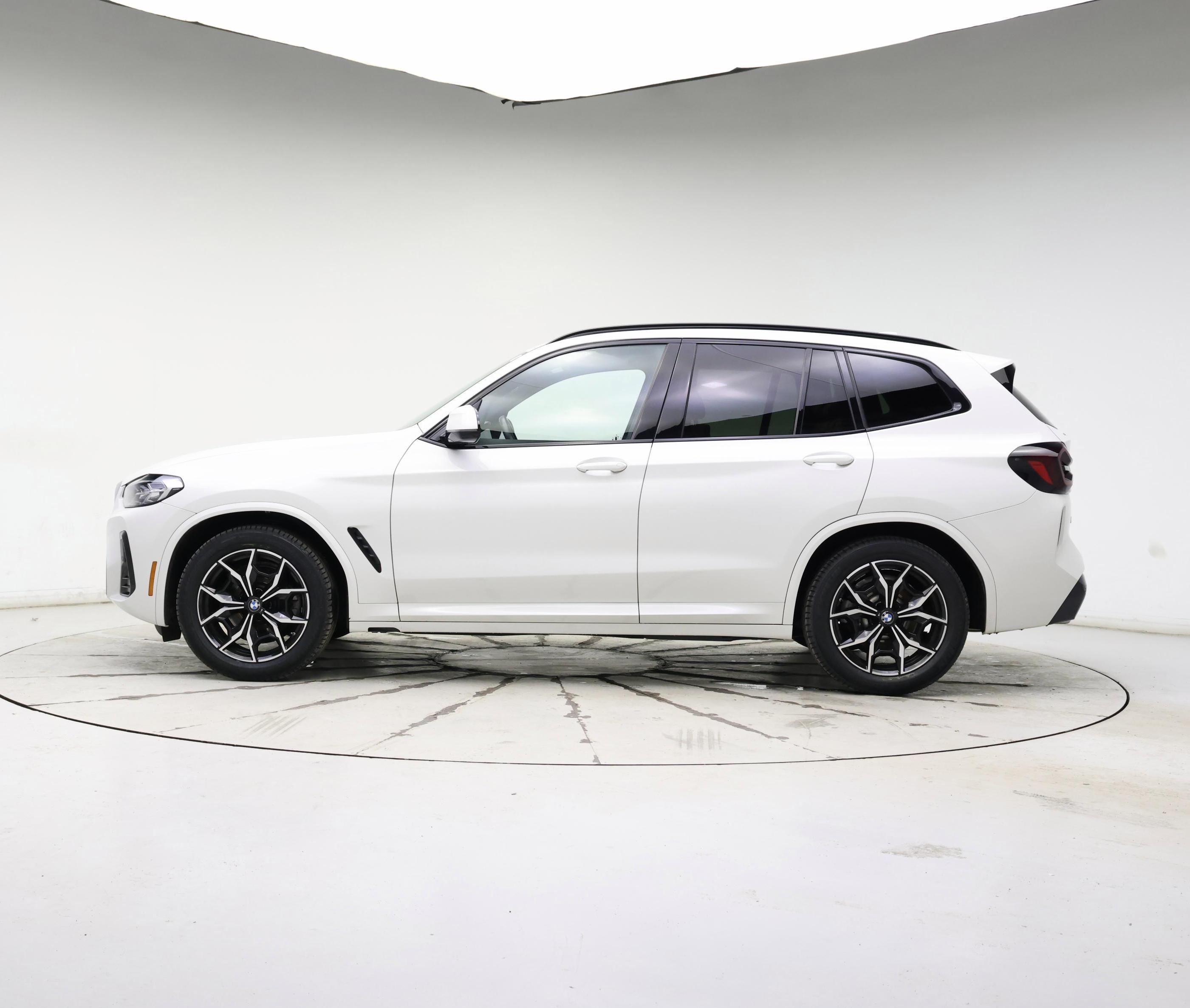 Thumbnail: 2022 BMW X3 - 3