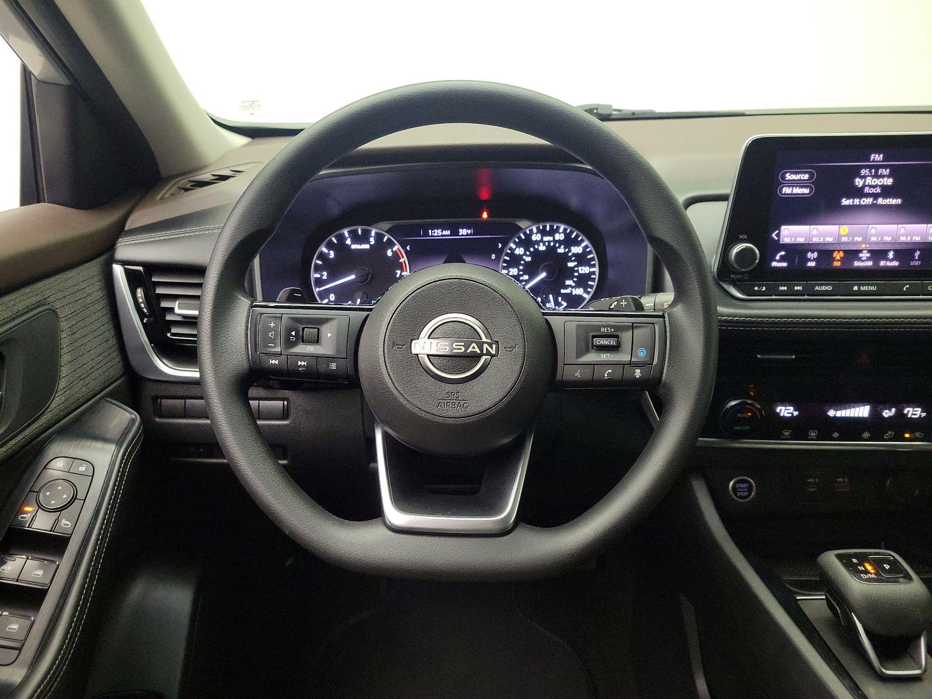 Thumbnail: 2022 Nissan Rogue - 10