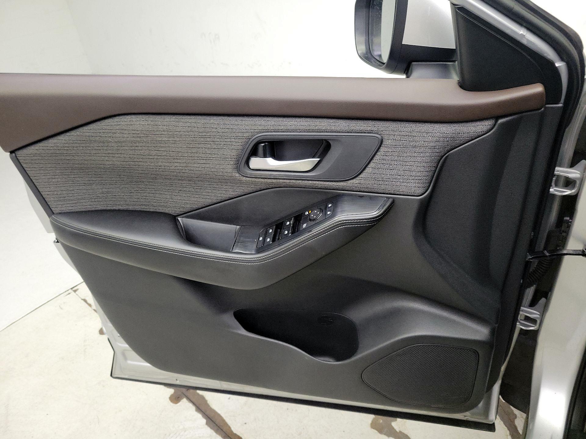 Thumbnail: 2022 Nissan Rogue - 12