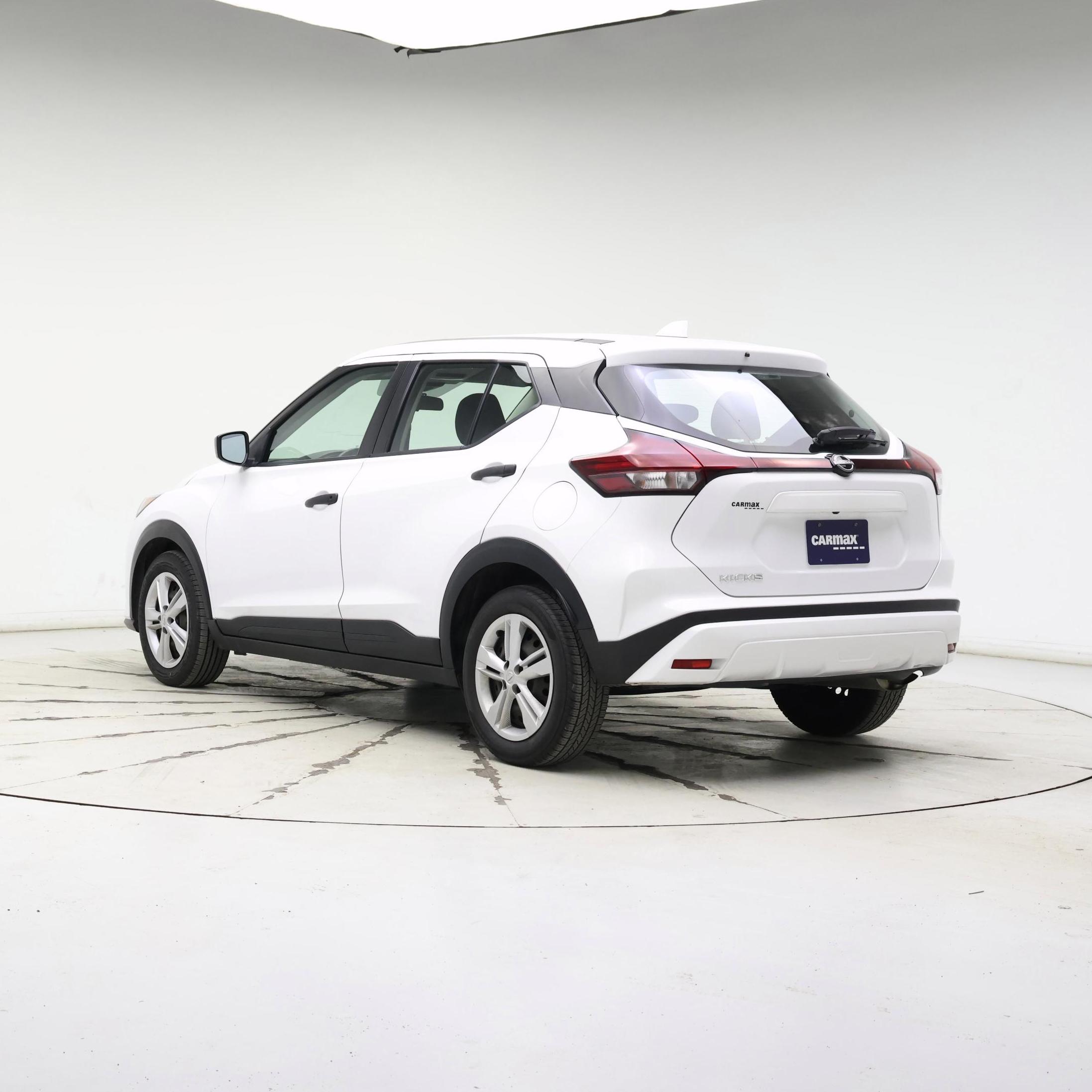 Thumbnail: 2023 Nissan Kicks - 2