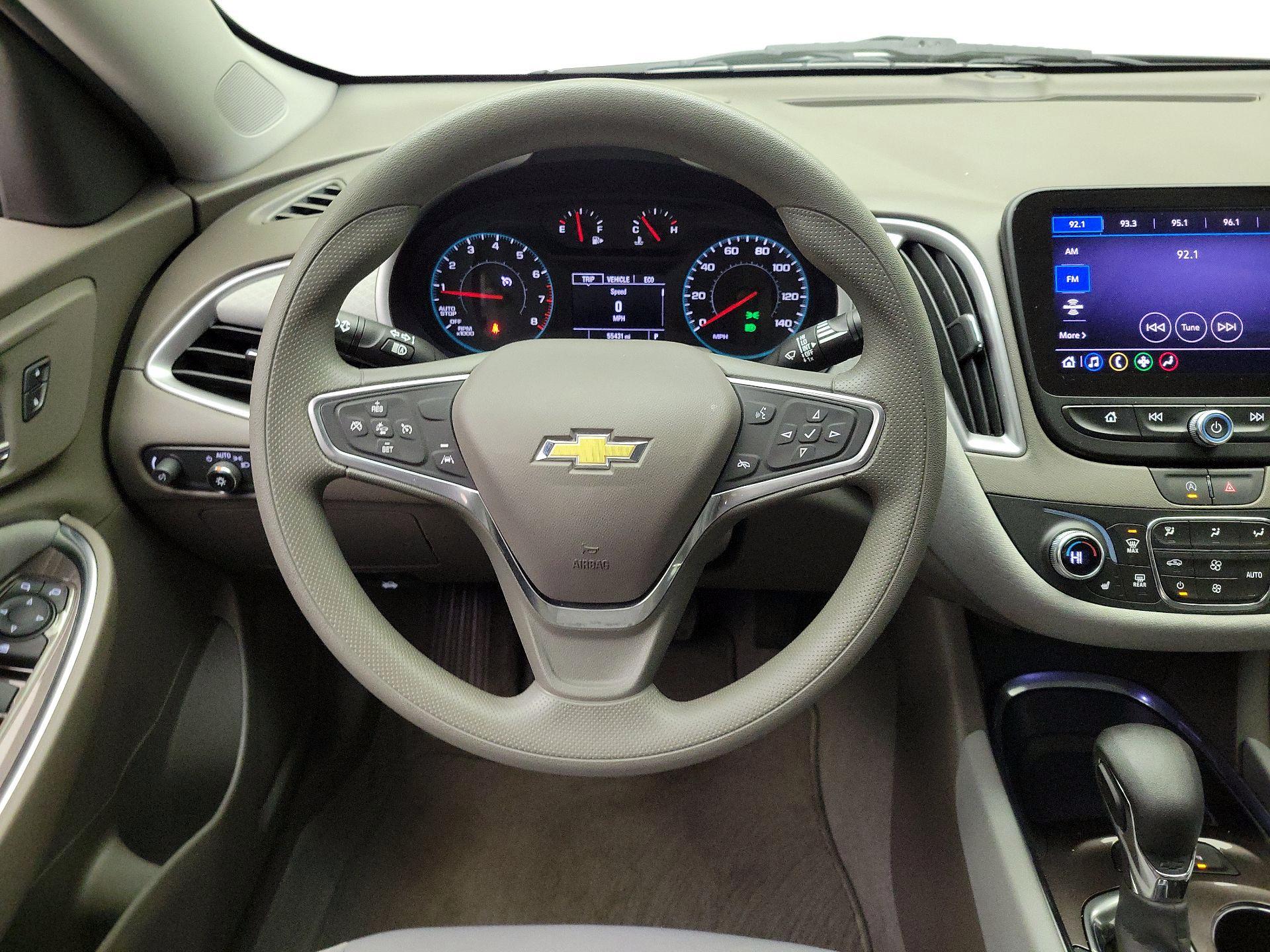 Thumbnail: 2022 Chevrolet Malibu - 10